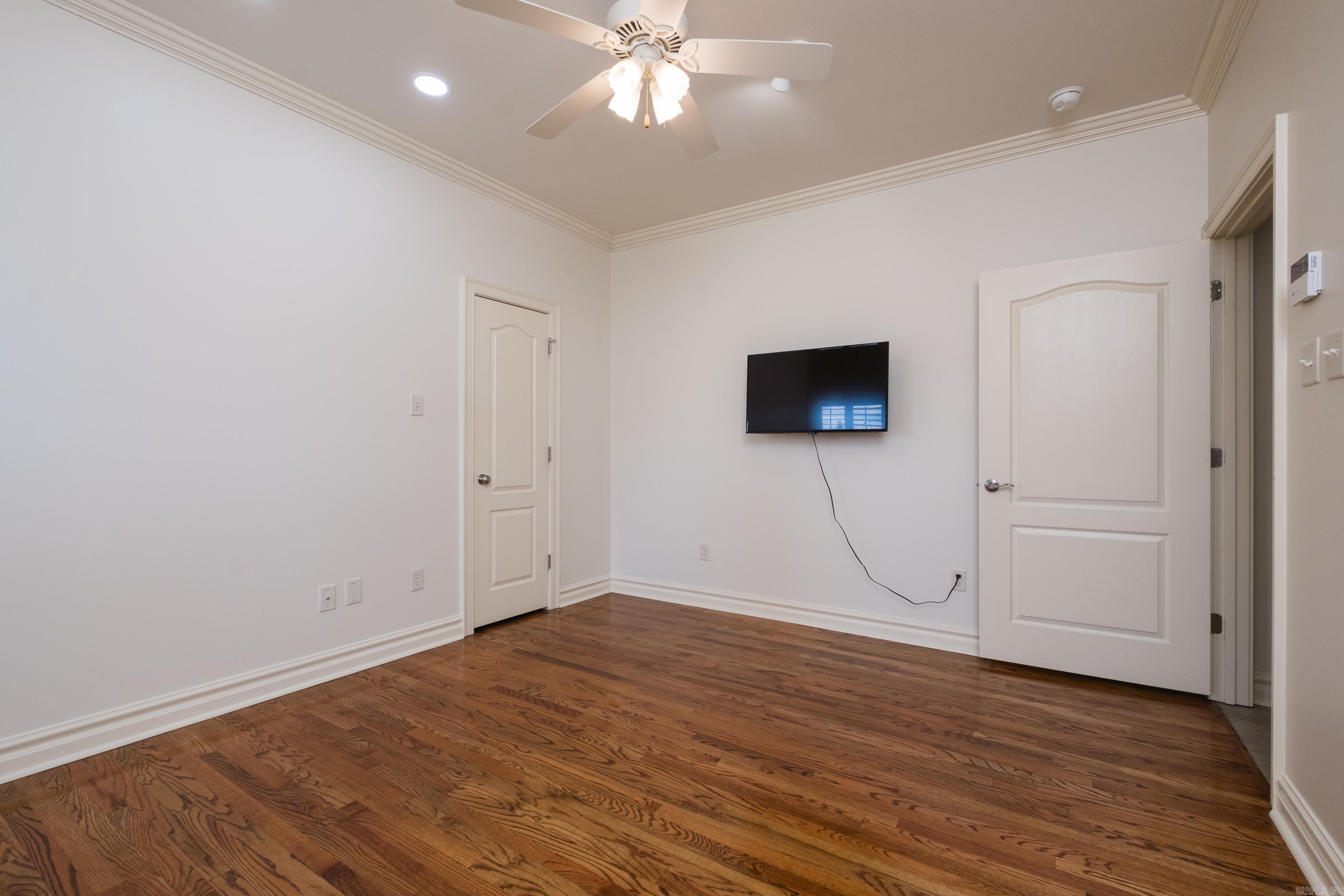 COUNTRY CLUB OF ARK THE - Residential