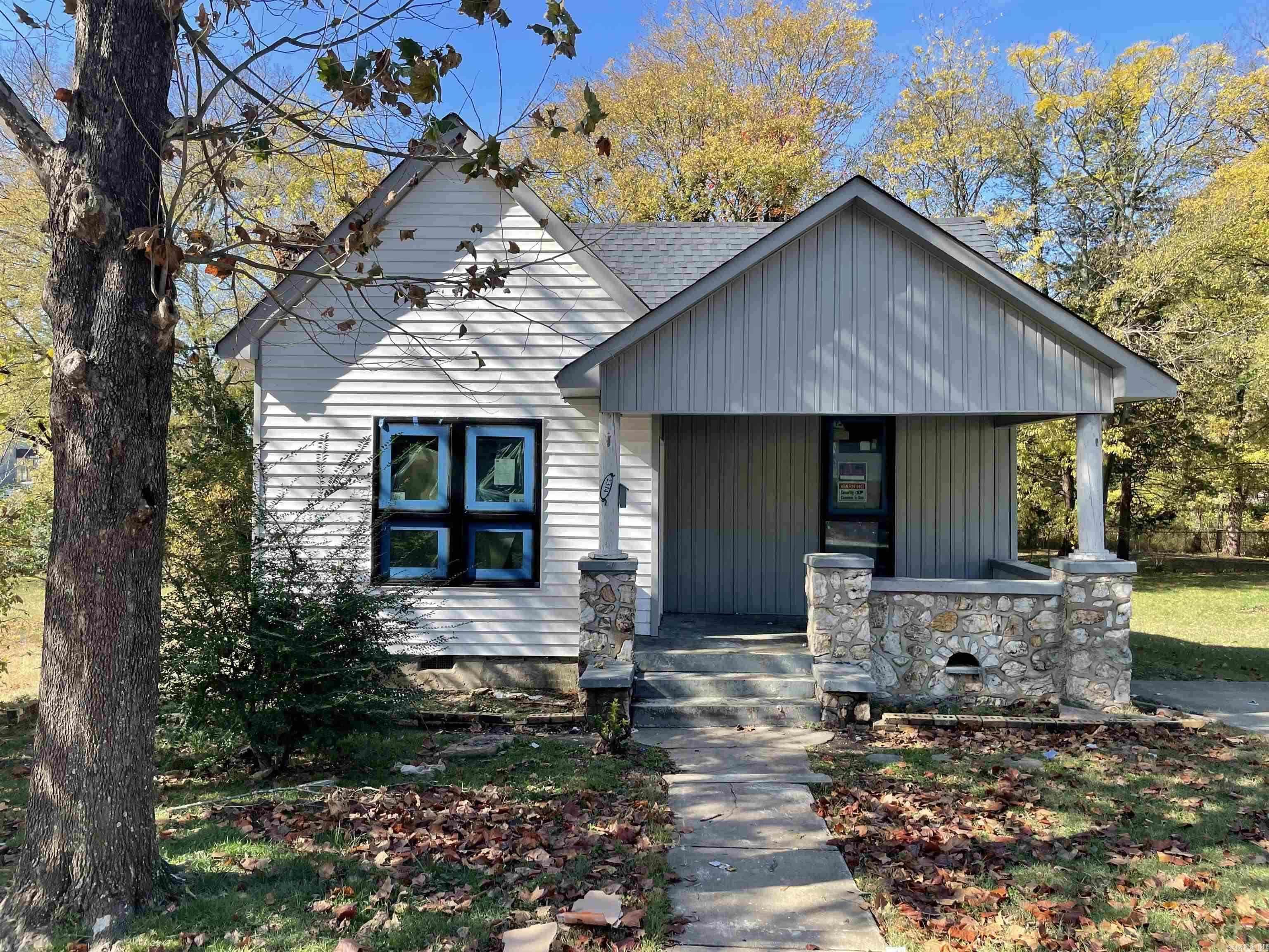 Investor Special. Beautiful charming home centrally located. Home needs a little TLC. Bring all offers.