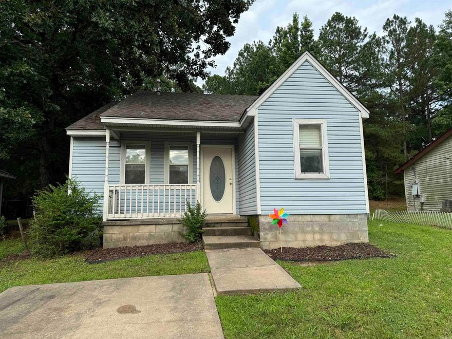 $0 Down! RD Eligible! Adorable Sherwood home located less than 15 minutes from the LRAFB! Would make a perfect rental or first time home. Lots of updates...HVAC, HWH, Roof all less than 5 years old! Three bedroom home with one bathroom! NO carpet! Tile throughout! Great curb appeal!