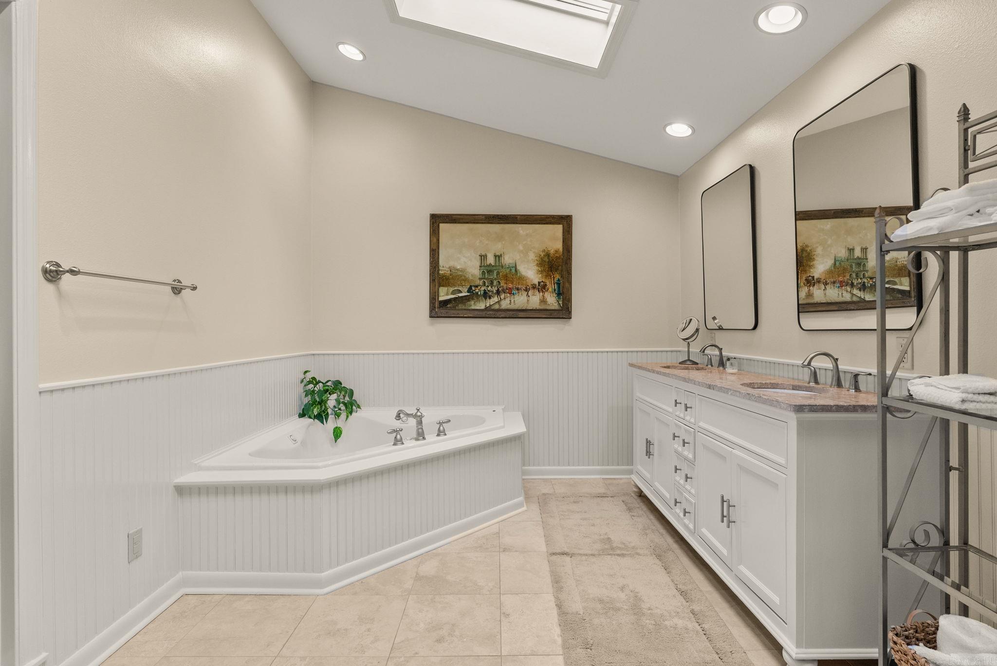 RIVERVIEW MANOR - Residential