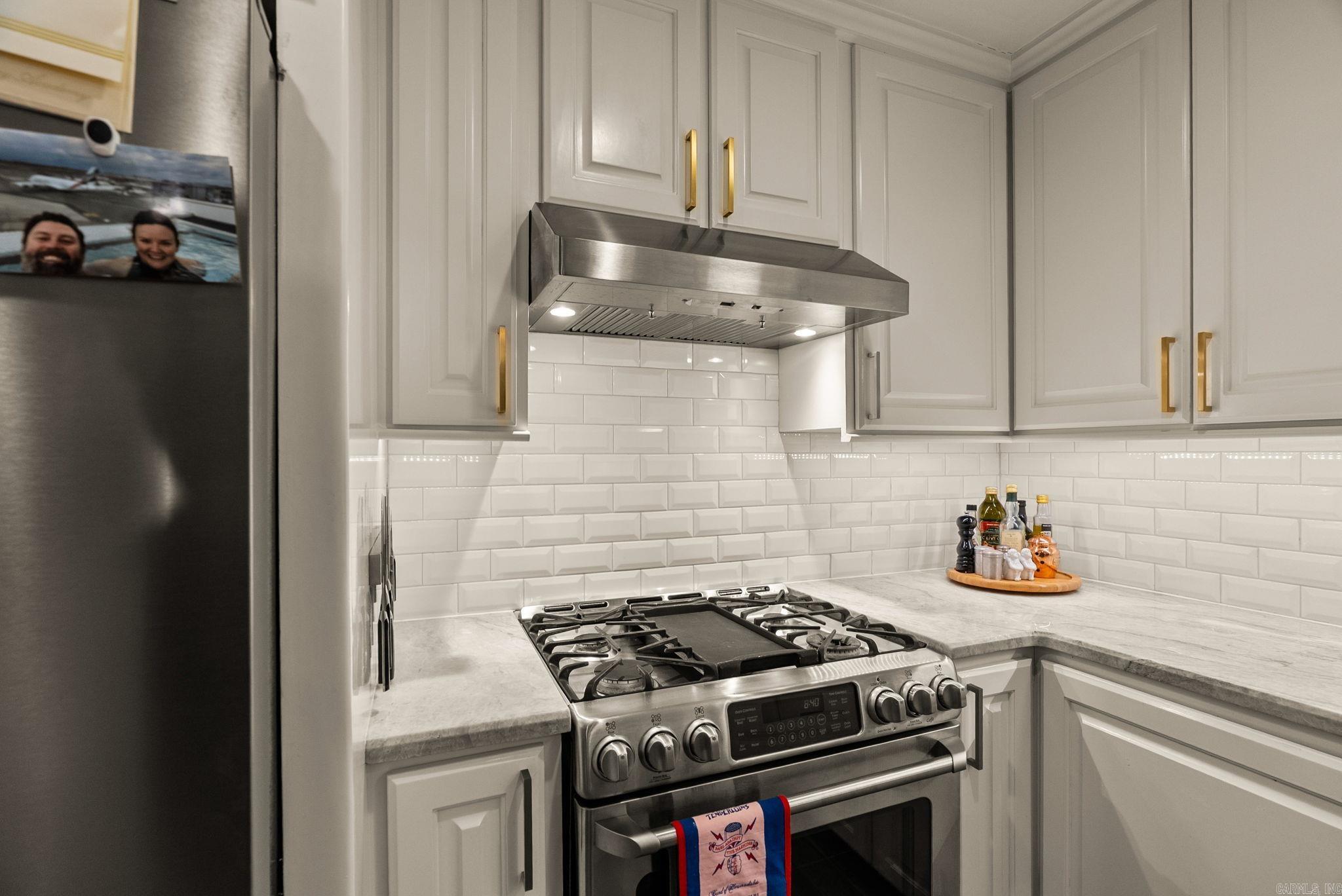 RIVERVIEW MANOR - Residential