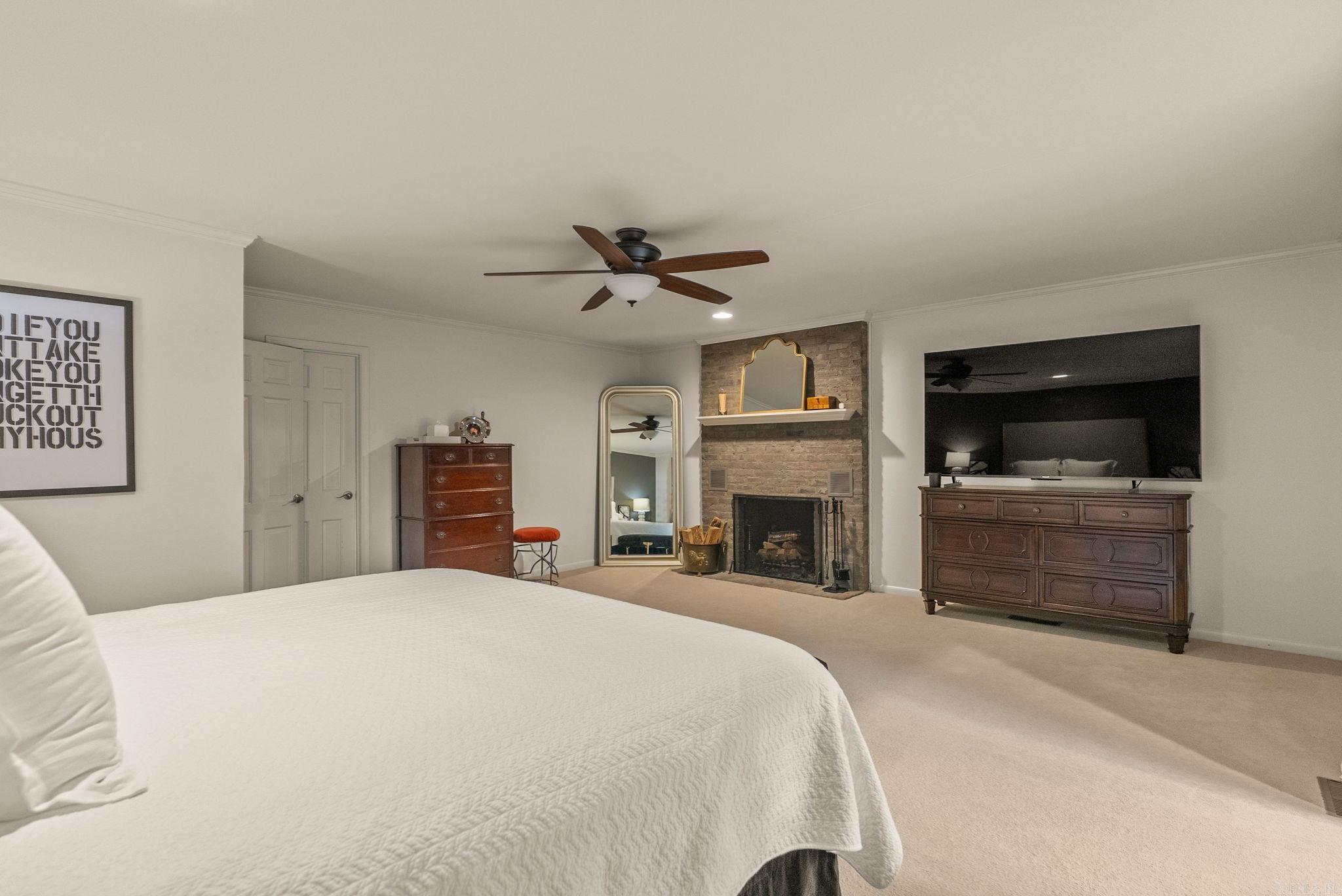 RIVERVIEW MANOR - Residential