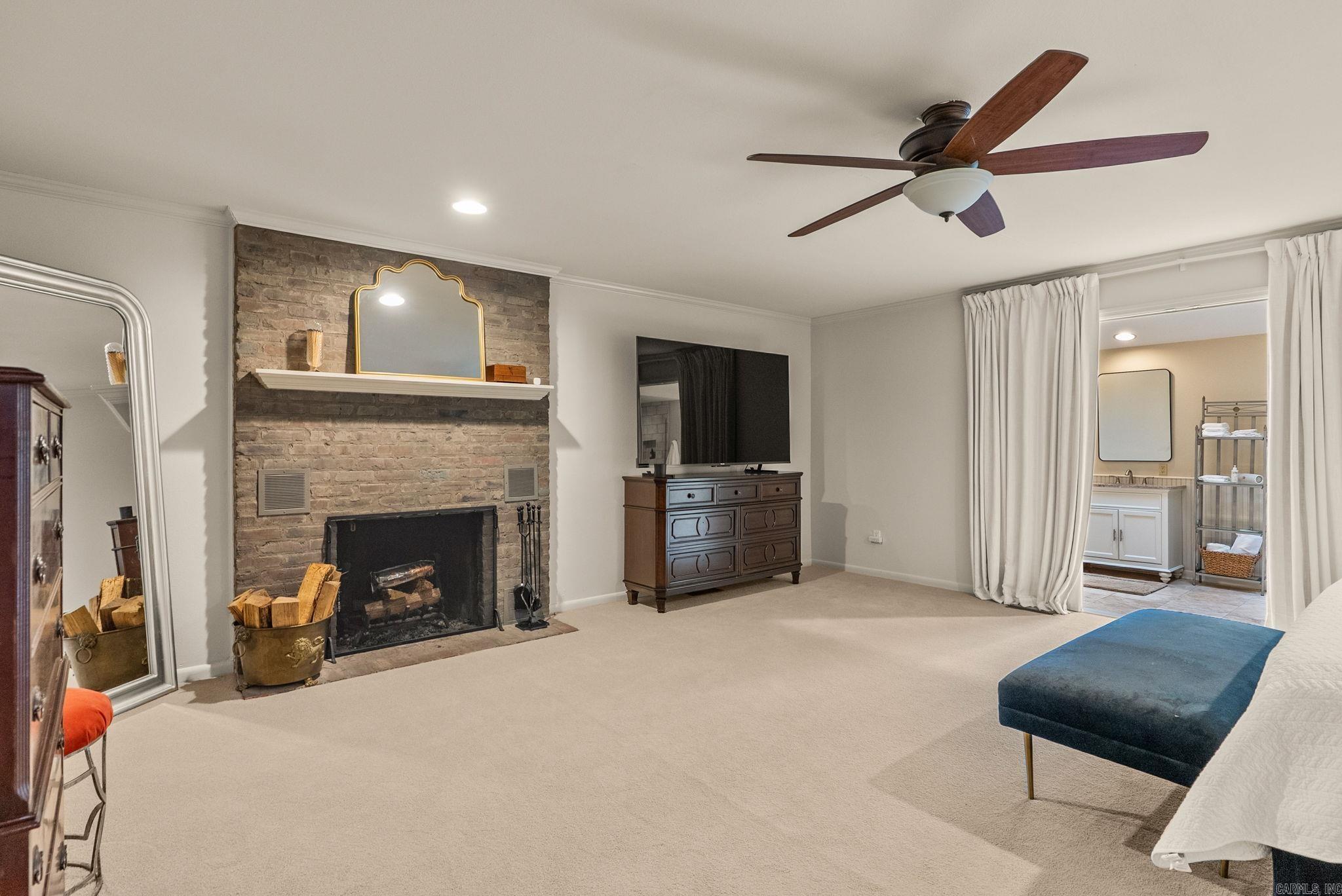 RIVERVIEW MANOR - Residential