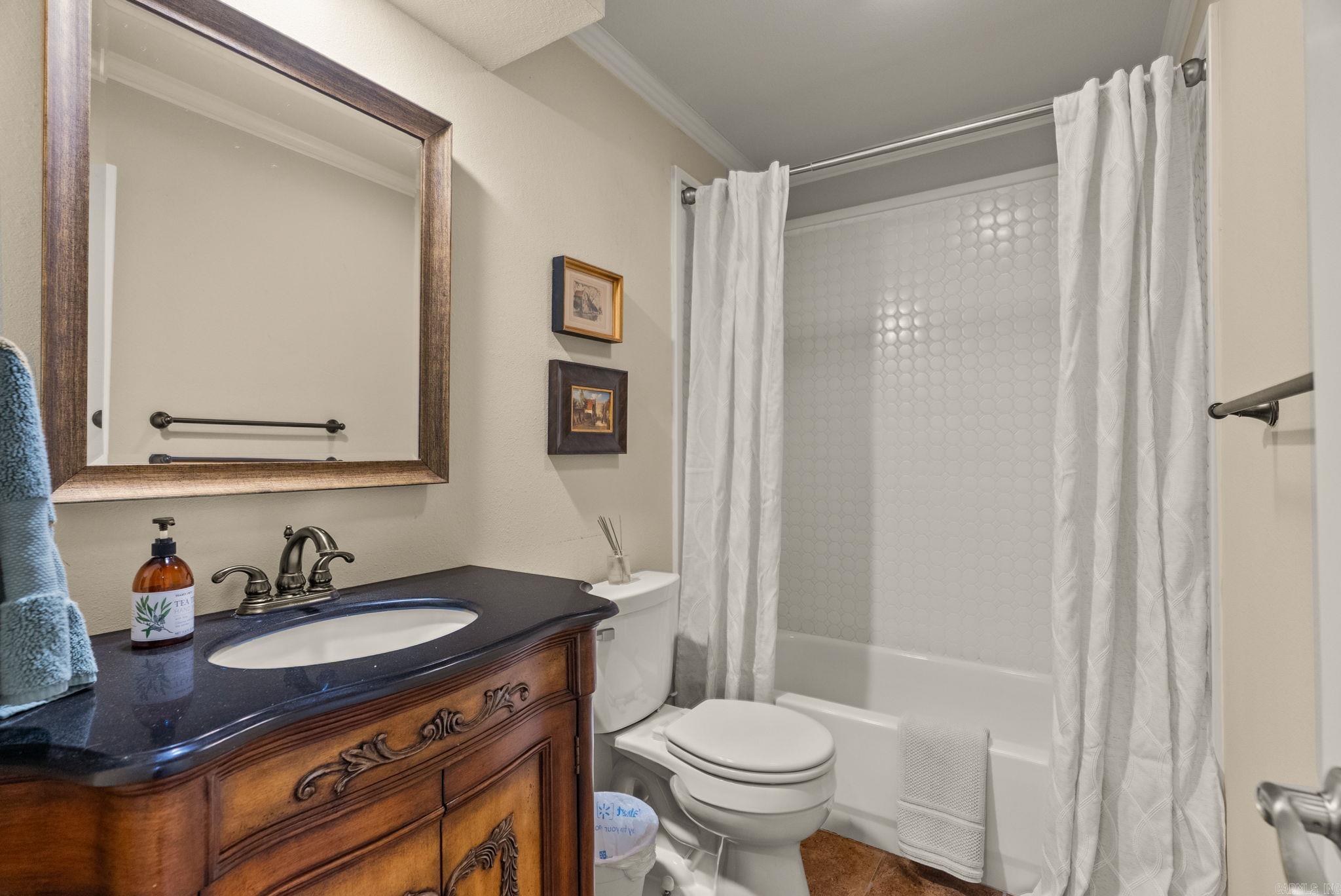 RIVERVIEW MANOR - Residential