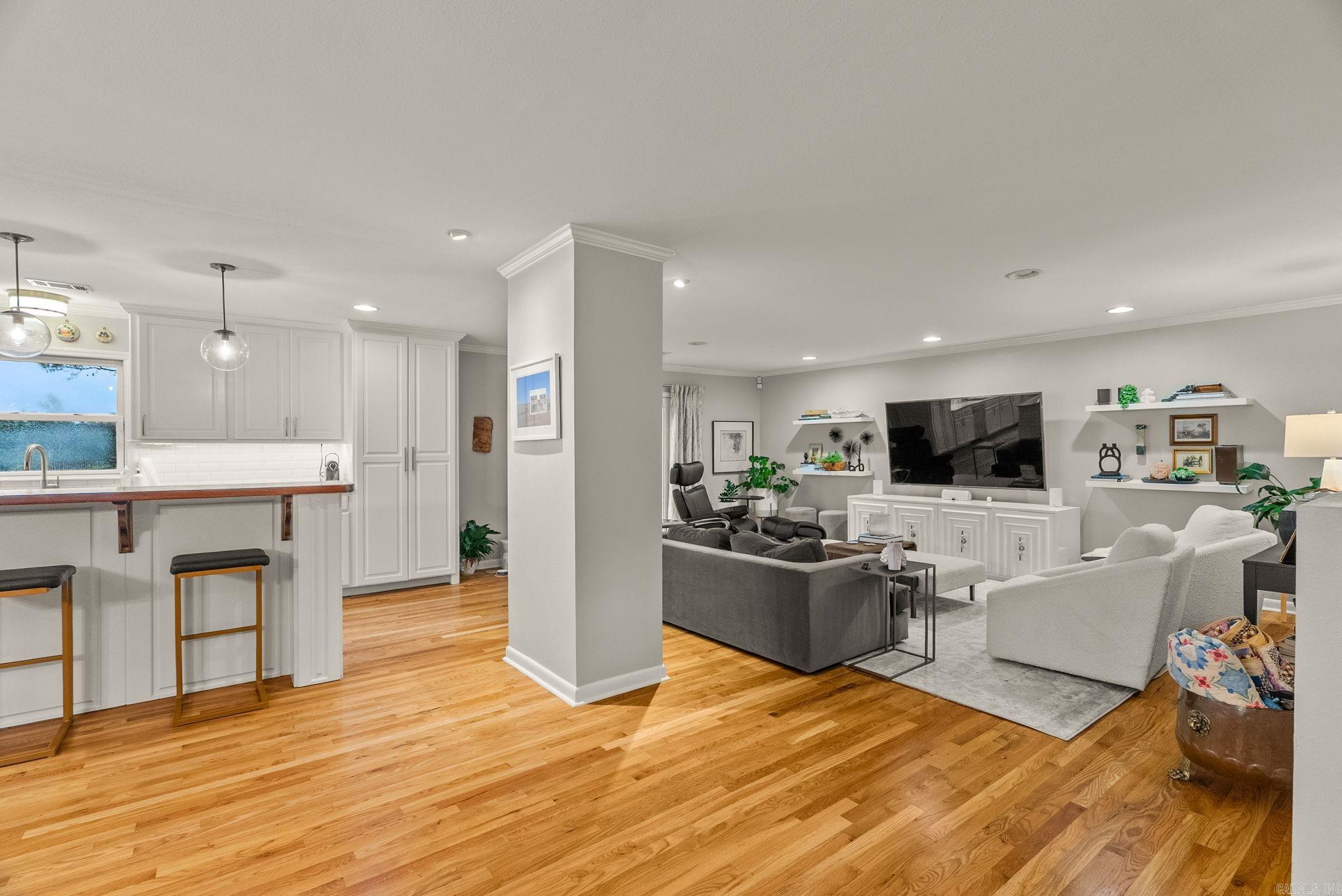 RIVERVIEW MANOR - Residential