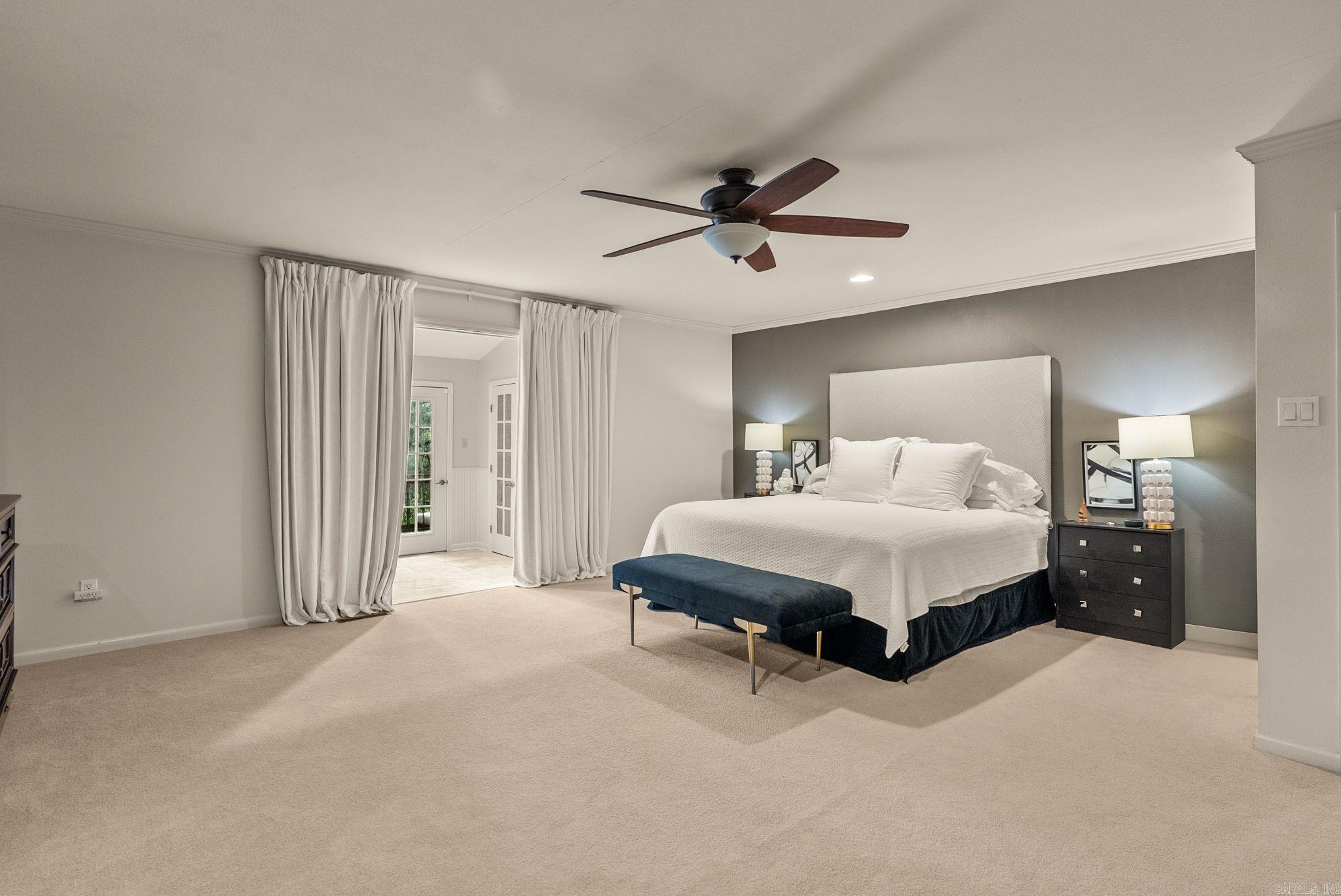 RIVERVIEW MANOR - Residential