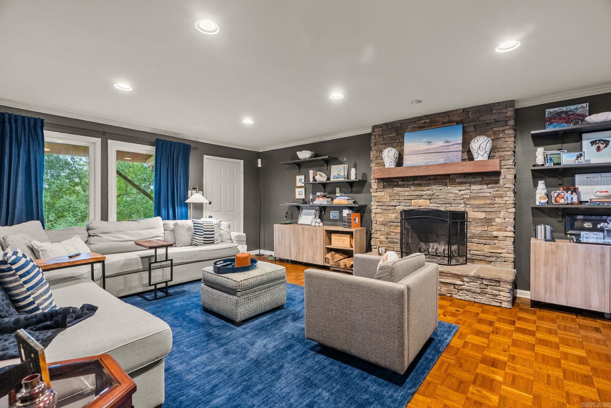 RIVERVIEW MANOR - Residential