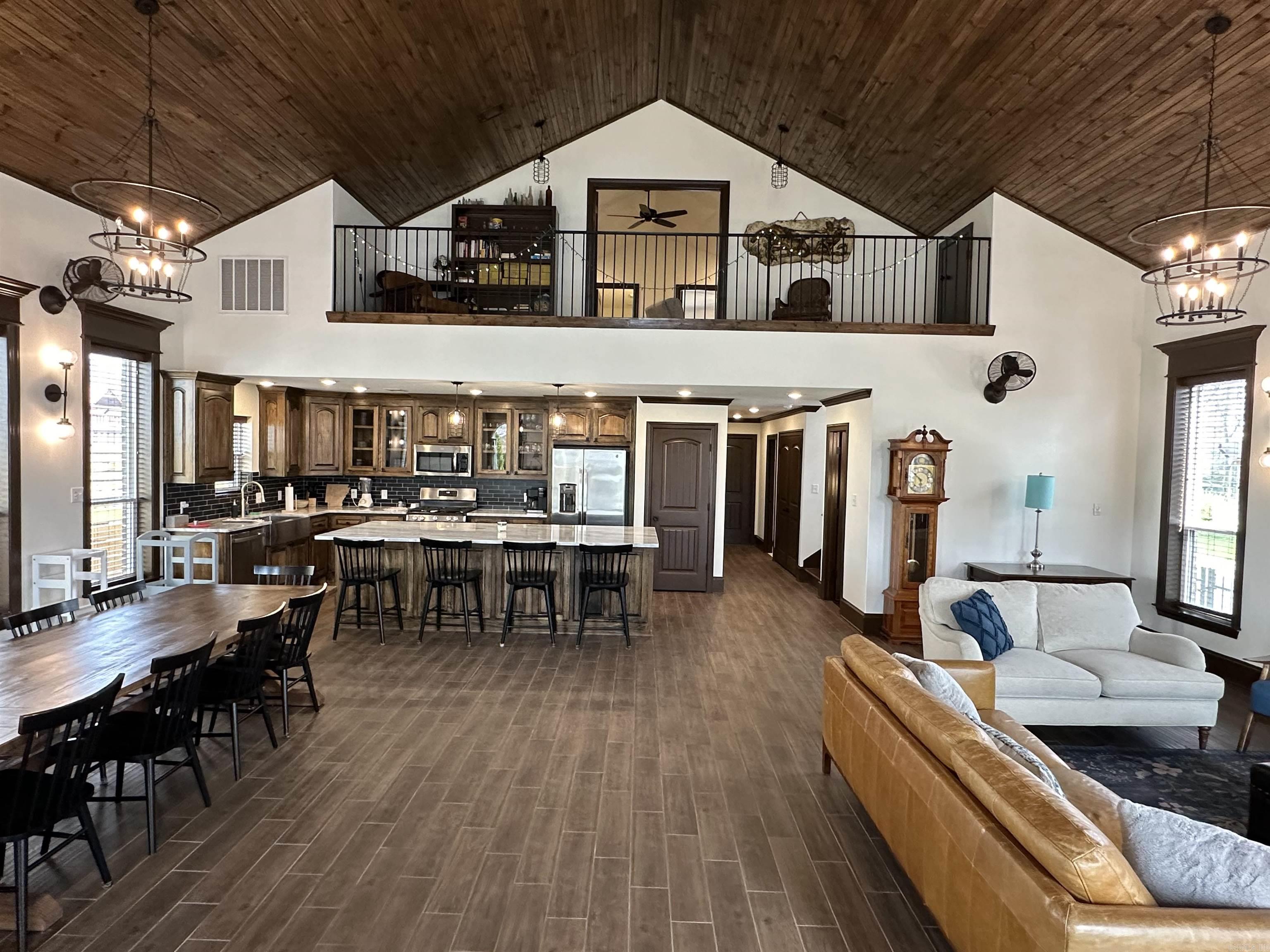 Macarthur Place Original - Residential Lease