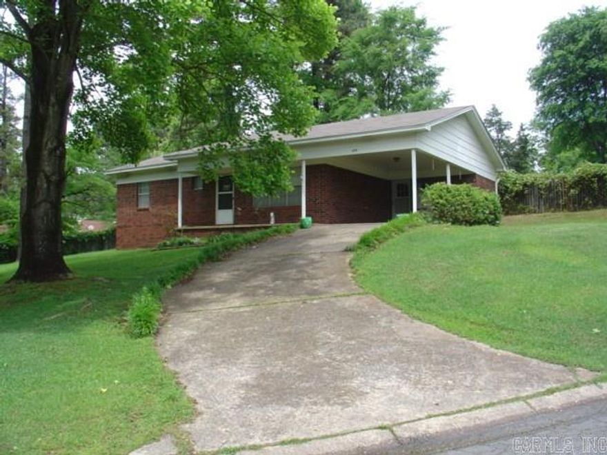 Located in Ranchwood Sub in benton.  This house is convenient to I-30 & Shopping.  Exterior has brick on house and masonite on sunroom.  Fresh paint and a new roof.  Spacious room in this 2 Bedroom, 1 Bath home.  New carpet and interior painting and a Re Bath update make this a house ready to enjoy.