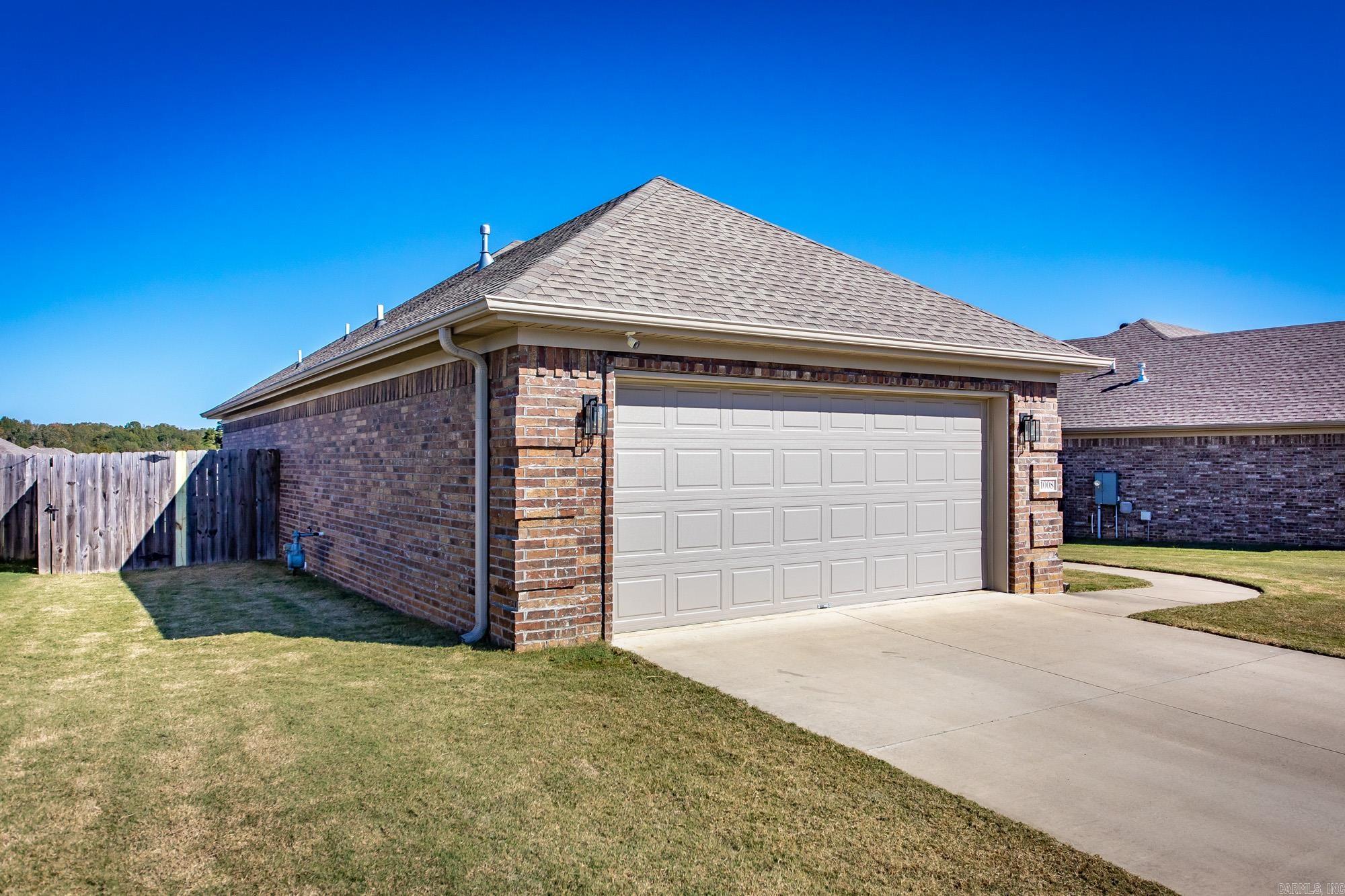 JAXON TERRACE - Residential