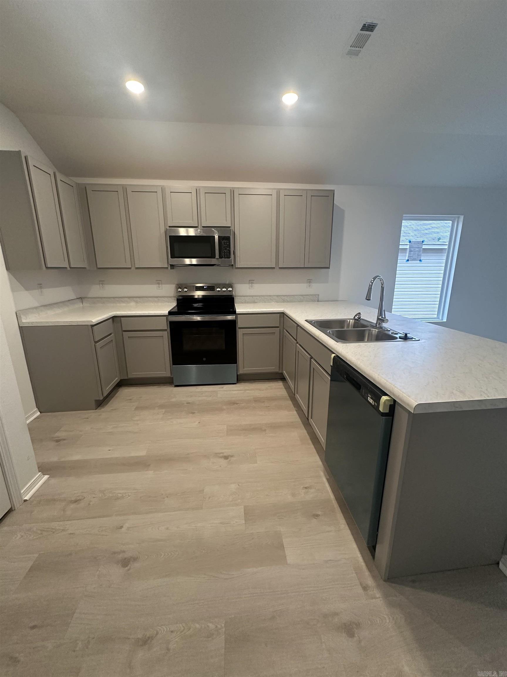 THE MEADOWS - Residential