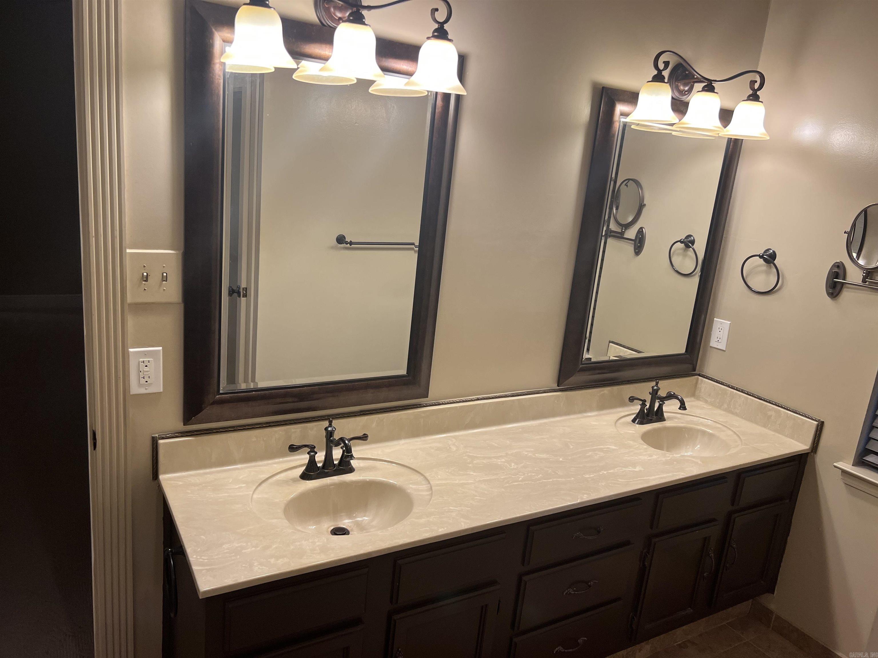 VICTORIA PL TO CRYSTAL HILL - Residential