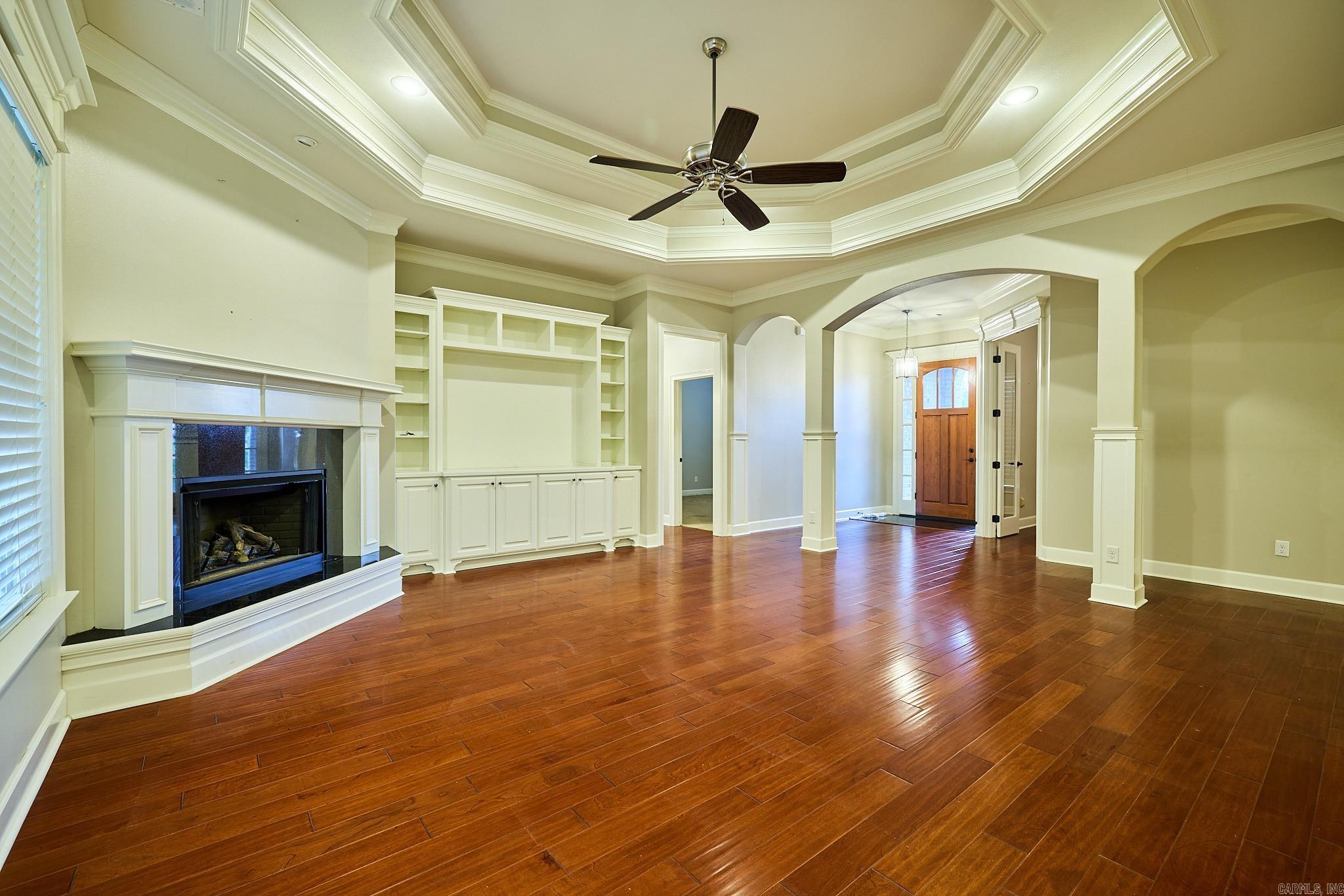 LONGHILLS VILLAGE - Residential