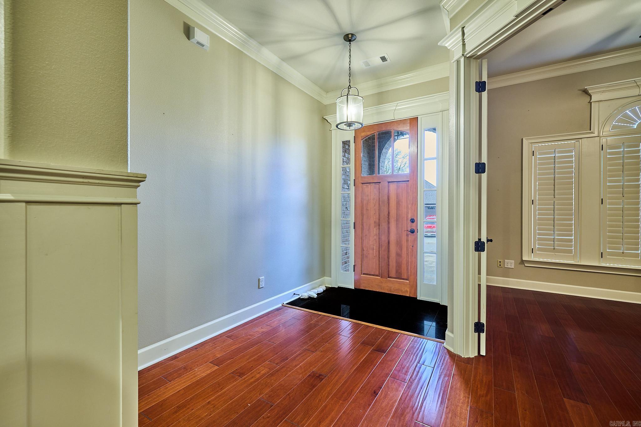 LONGHILLS VILLAGE - Residential