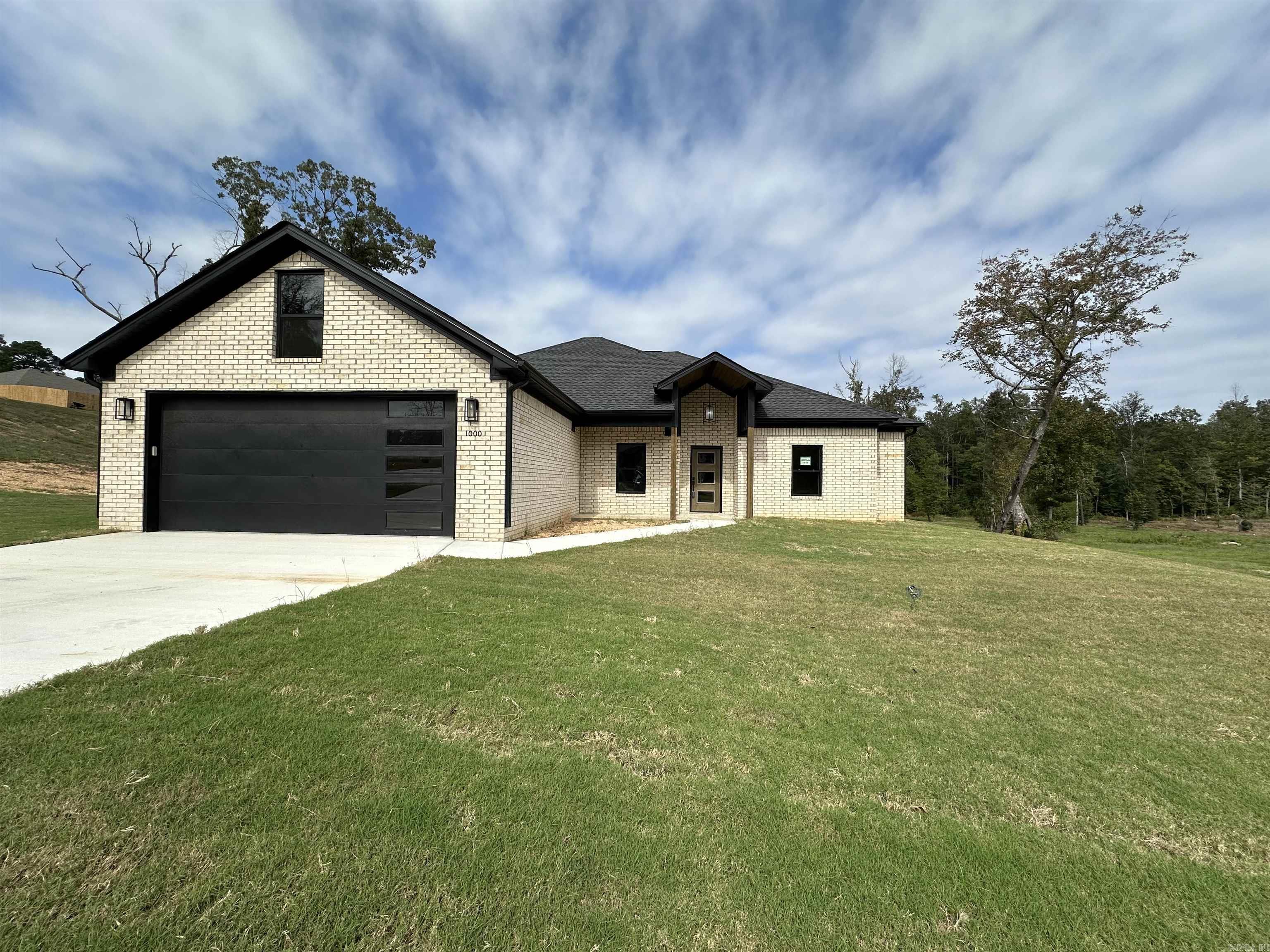 WINCHESTER ESTATES - Residential