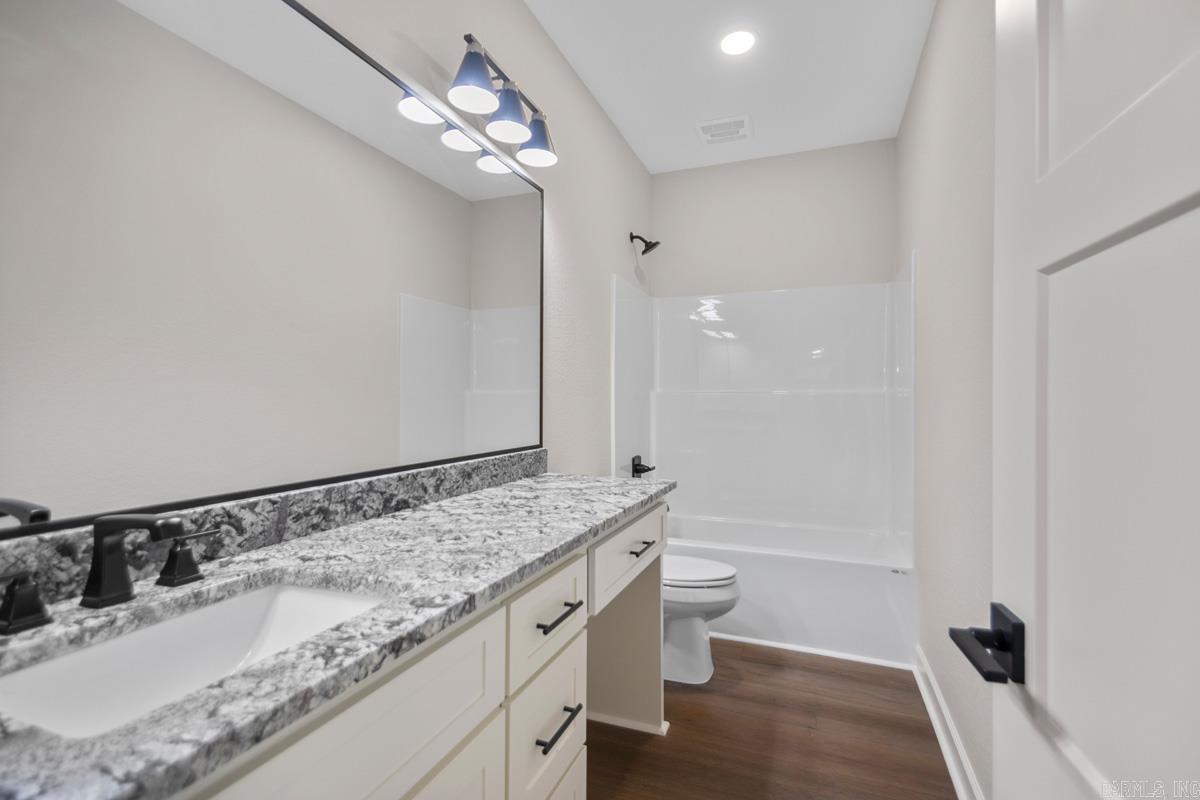 WINCHESTER ESTATES - Residential