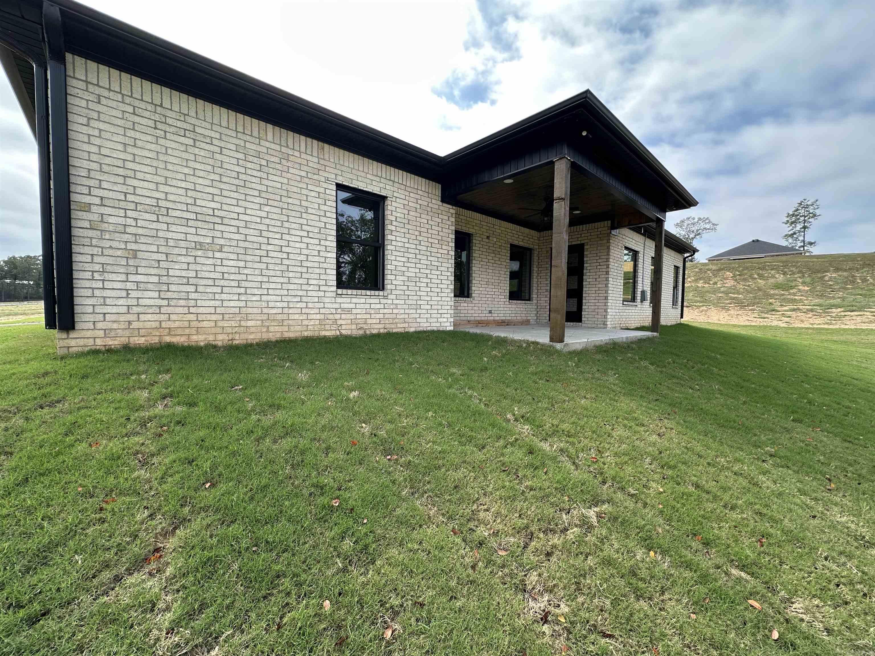 WINCHESTER ESTATES - Residential