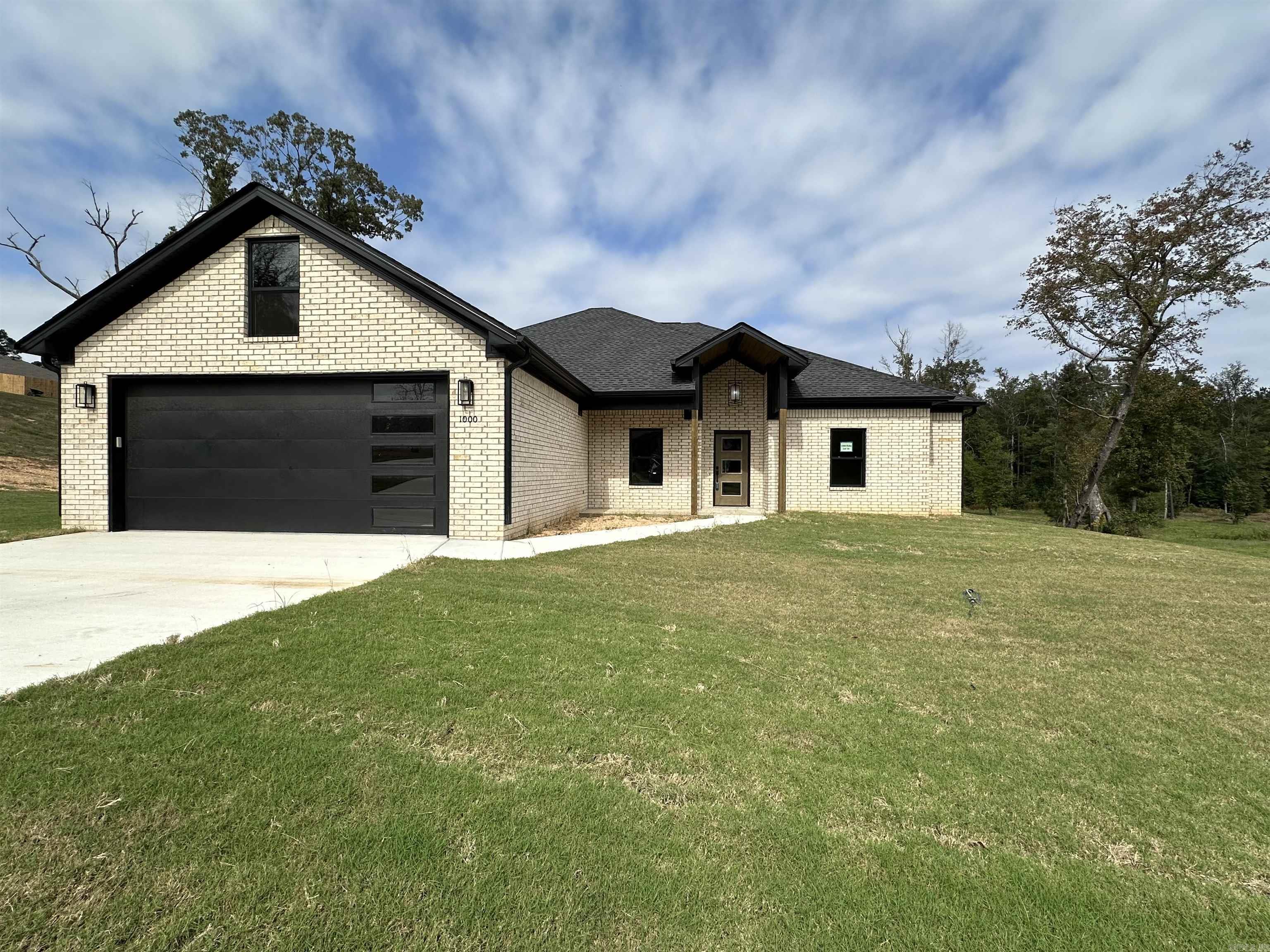 WINCHESTER ESTATES - Residential