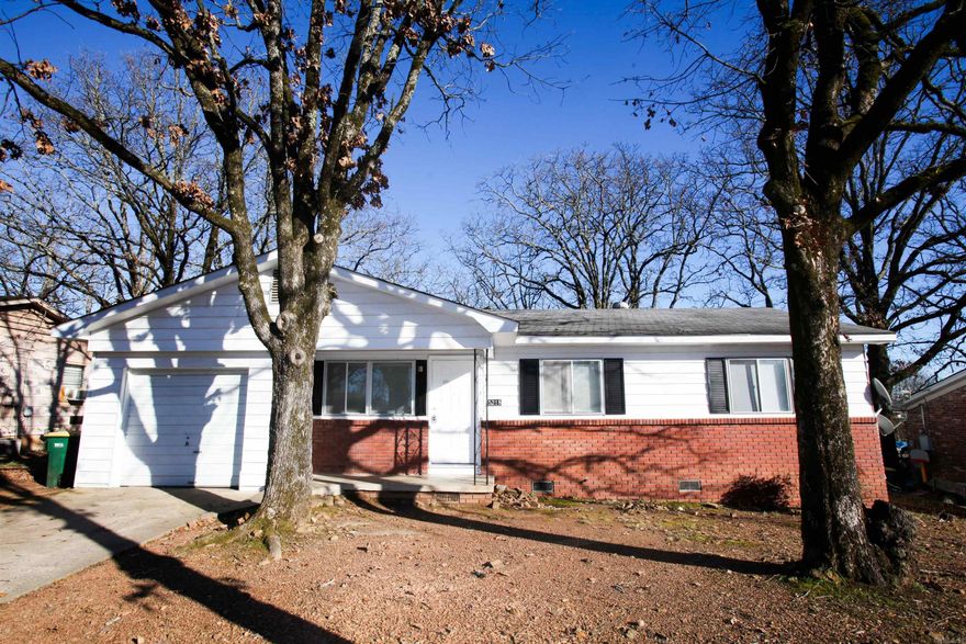 Newly remodeled 3BD in North Little Rock. Beautiful, refinished hardwoods throughout the home. Hardwood cabinets and black granite countertops in the kitchen with a dining area that is perfect for enjoying family meals. Spacious bedrooms that let in plenty of natural light. Large yard with a back deck that is perfect for enjoying those beautiful Arkansas days. The lease for this property is for 18 months and income has to be three times the amount of rent unless you have a housing voucher.