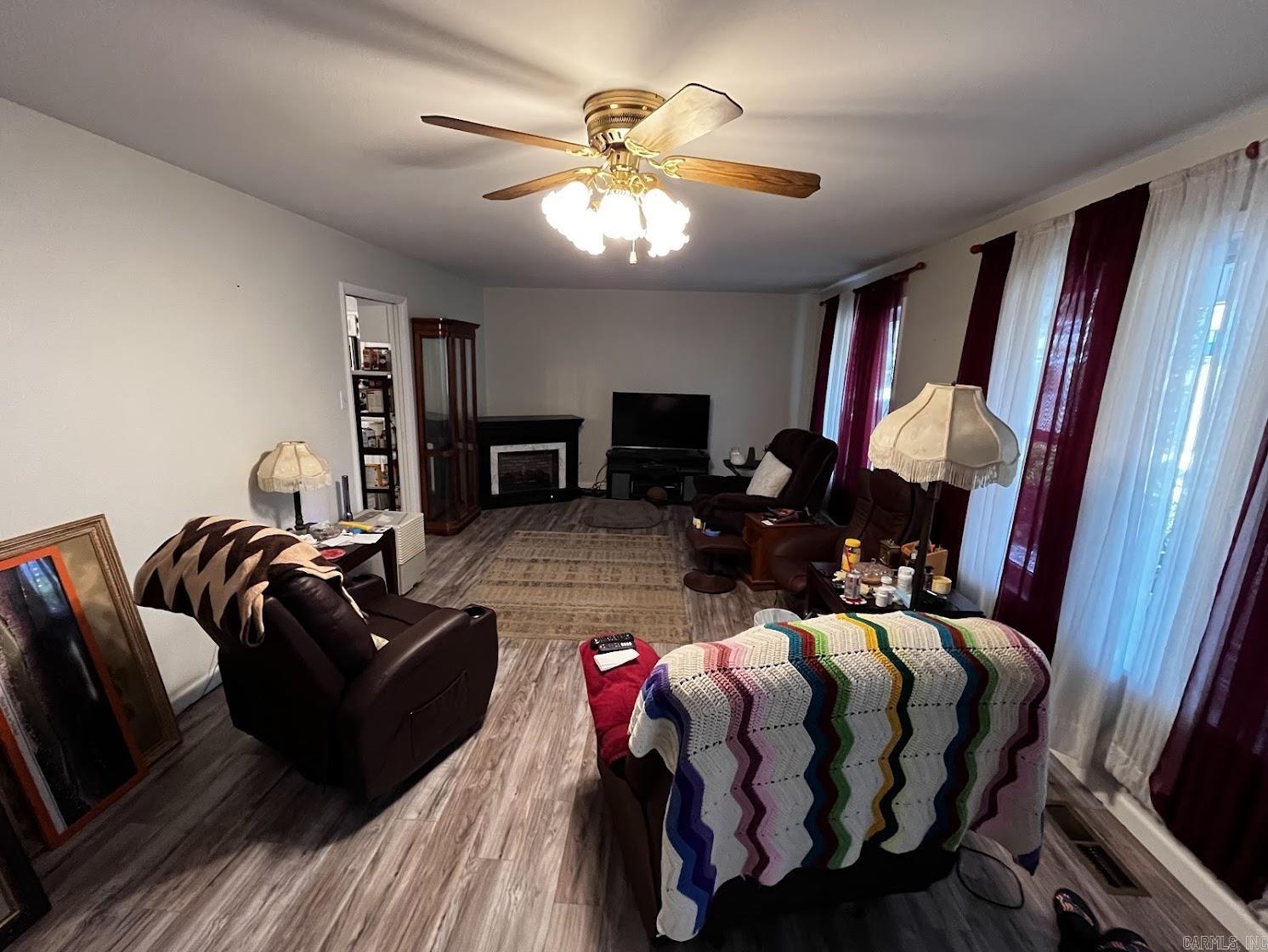 POPLAR HILLS - Residential