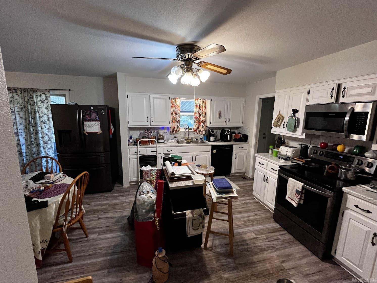 POPLAR HILLS - Residential