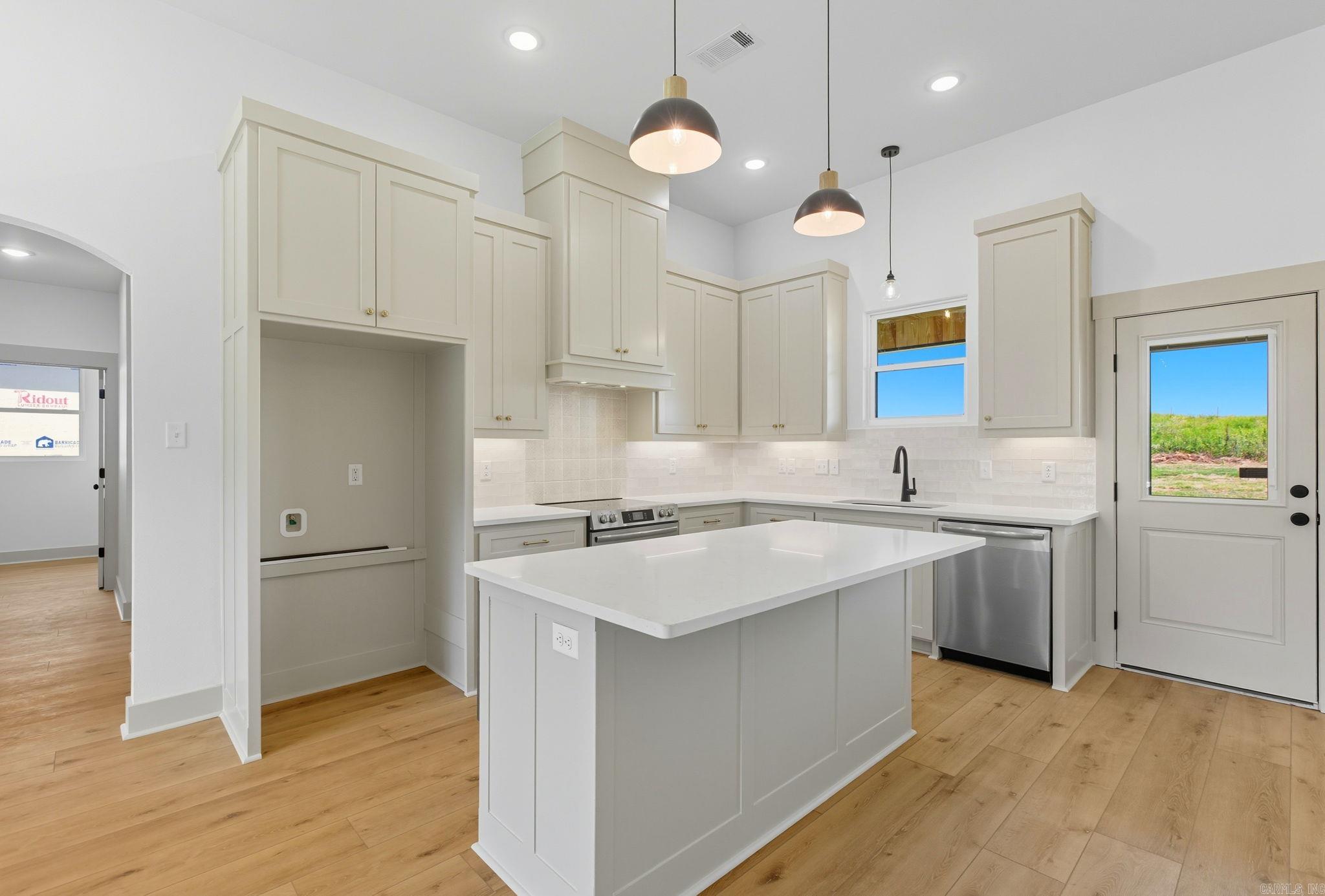 HIDDEN VALLEY ESTATES - Residential