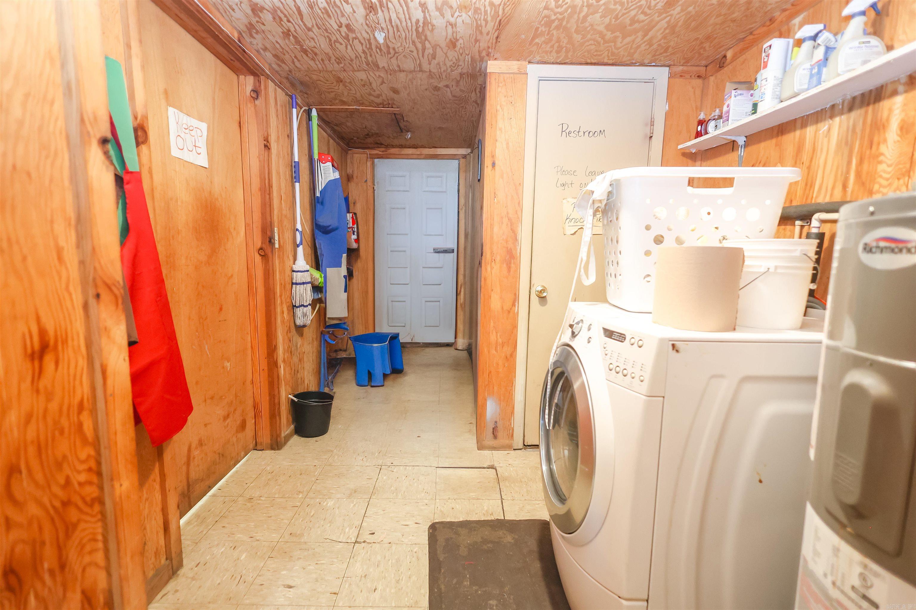 Amity Original - Commercial Sale