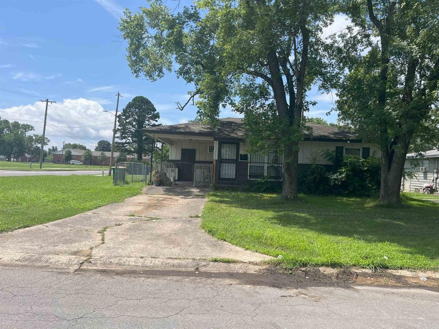 Oversized, corner lot in NLR! Across the street from elementary school. Would make a great investment property or first home! 2 bedrooms and a full bath. No seller property disclosure.