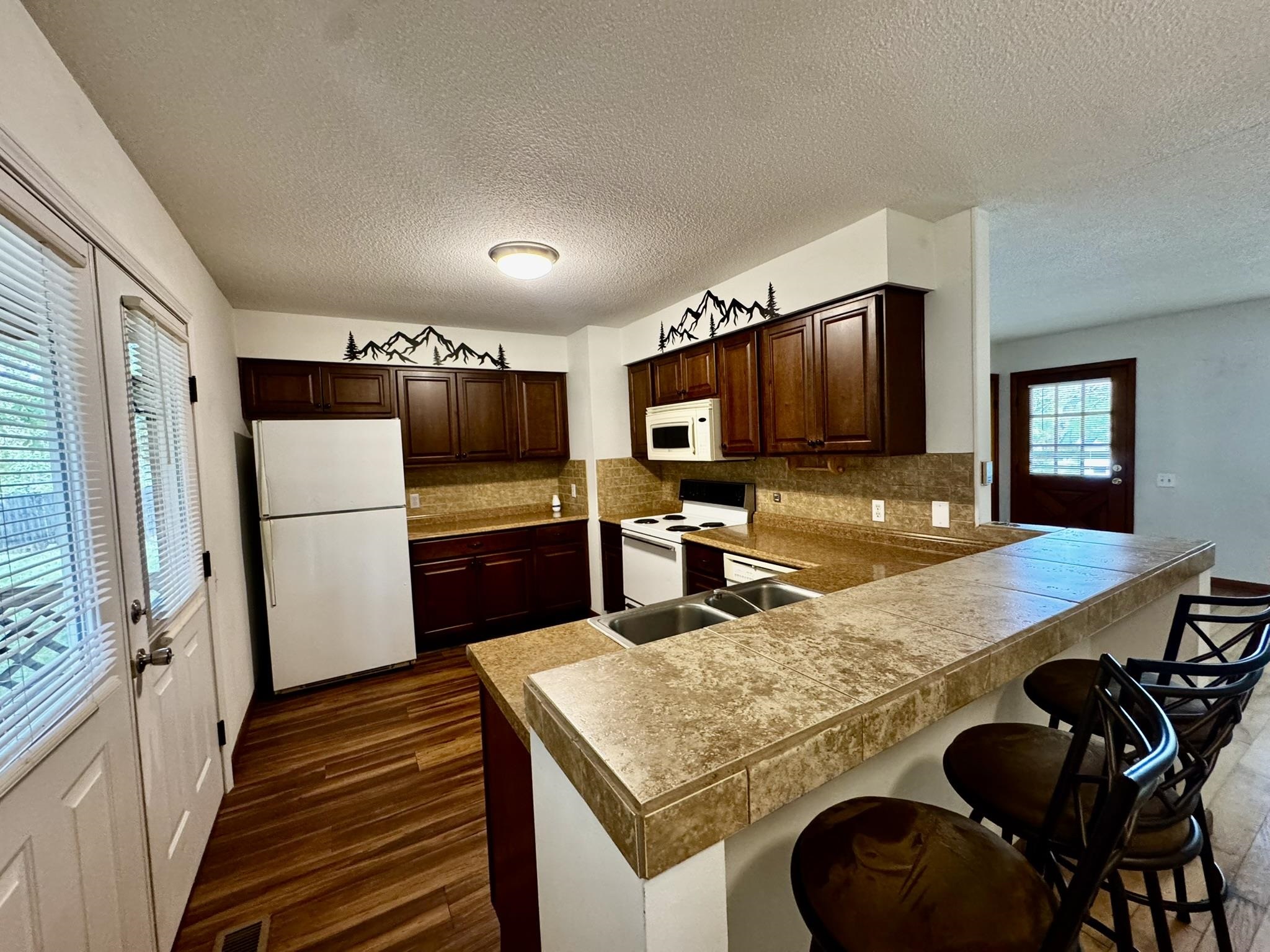 BON TON VILLAGE - Residential