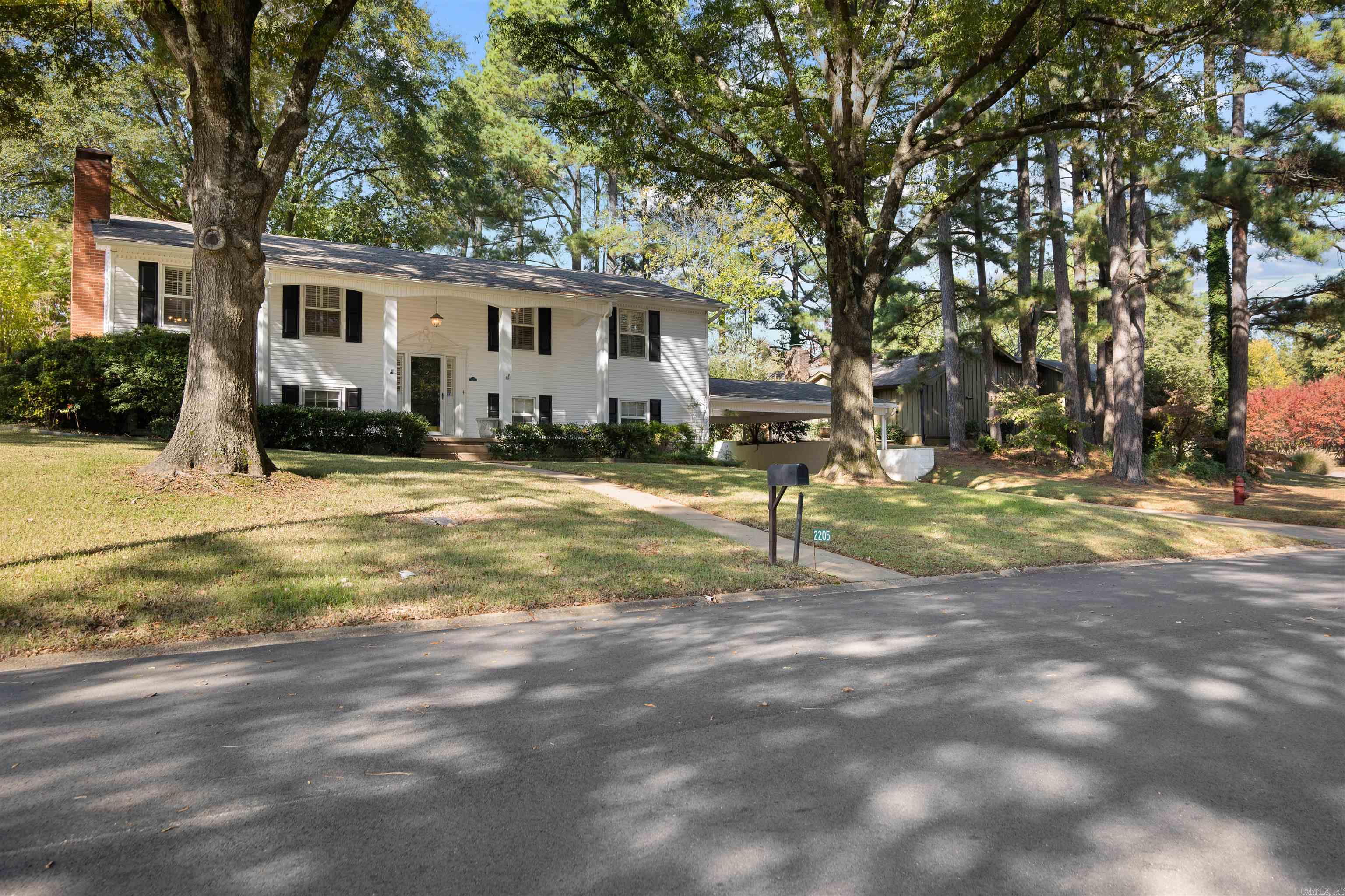 INDIAN HILLS - Residential