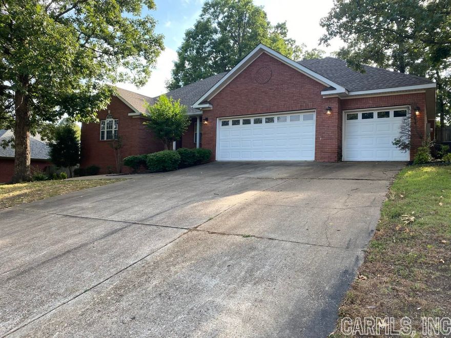 In Rossland Hills! Beautiful, brick 4 bedrooms, 2 baths with 3 car garage and fenced backyard. Freshly painted, new flooring, new lighting. There is an extra room which would make a nice office/study. The rooms are spacious with tall ceilings and the primary bathroom has tons of storage. This home has undergone foundation repair by Olshan. Call agent for details.