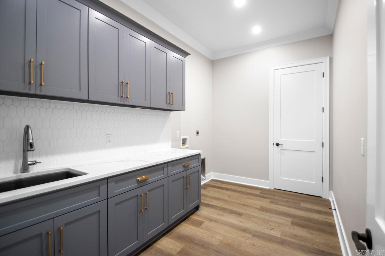 MILLERS GLENN - Residential