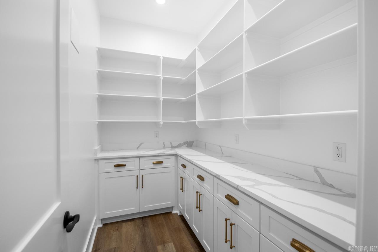 MILLERS GLENN - Residential