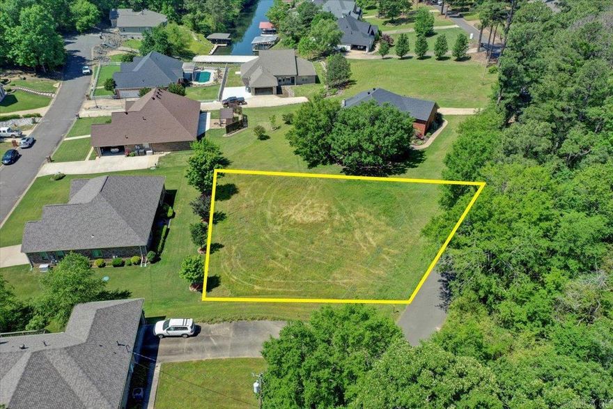 Summertime Point on Long Island Drive is one of the most desirable areas in Hot Springs and this lot is across the street from LakeHamilton among million dollar homes. Convenient to shopping, dinning, and in Lakeside School District. All utilities are available.