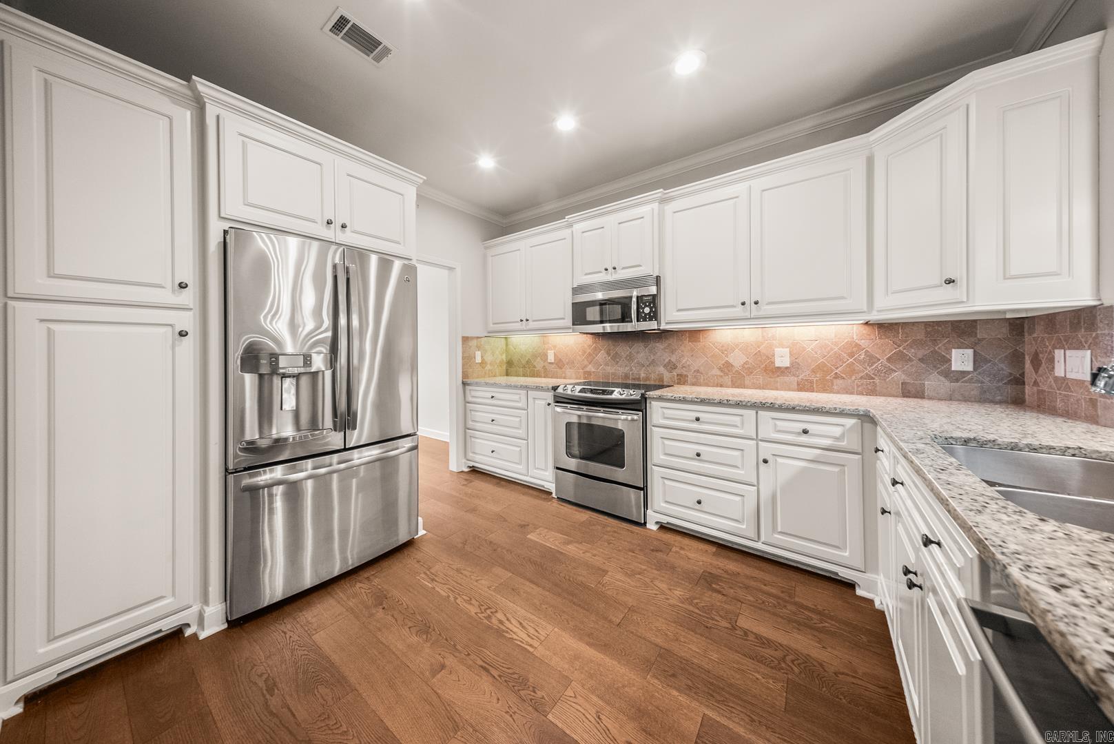 LONGLEAF COVE - Residential