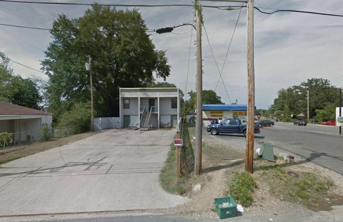 Triplex!! a Must See!! Solid Property, good condition. Investment property