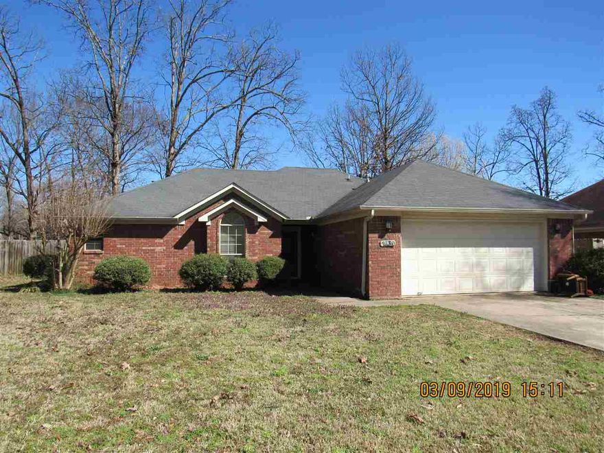 Well maintained 3 bedroom split bedroom plan, spacious living room that opens to the dining area, galley style kitchen with all appliances including refrigerator, separate laundry room with hook-ups, spacious master suite, fenced yard with covered deck, 2 car garage. Absolutely no pets.