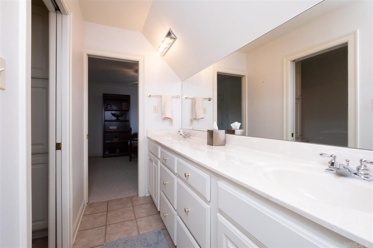 CHENAL VALLEY MARGEUAX - Residential