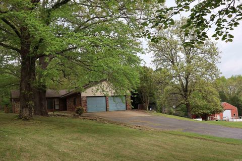 Photo of 110 Thomas Road, Greenbrier, AR 72058 (MLS # 26015563)