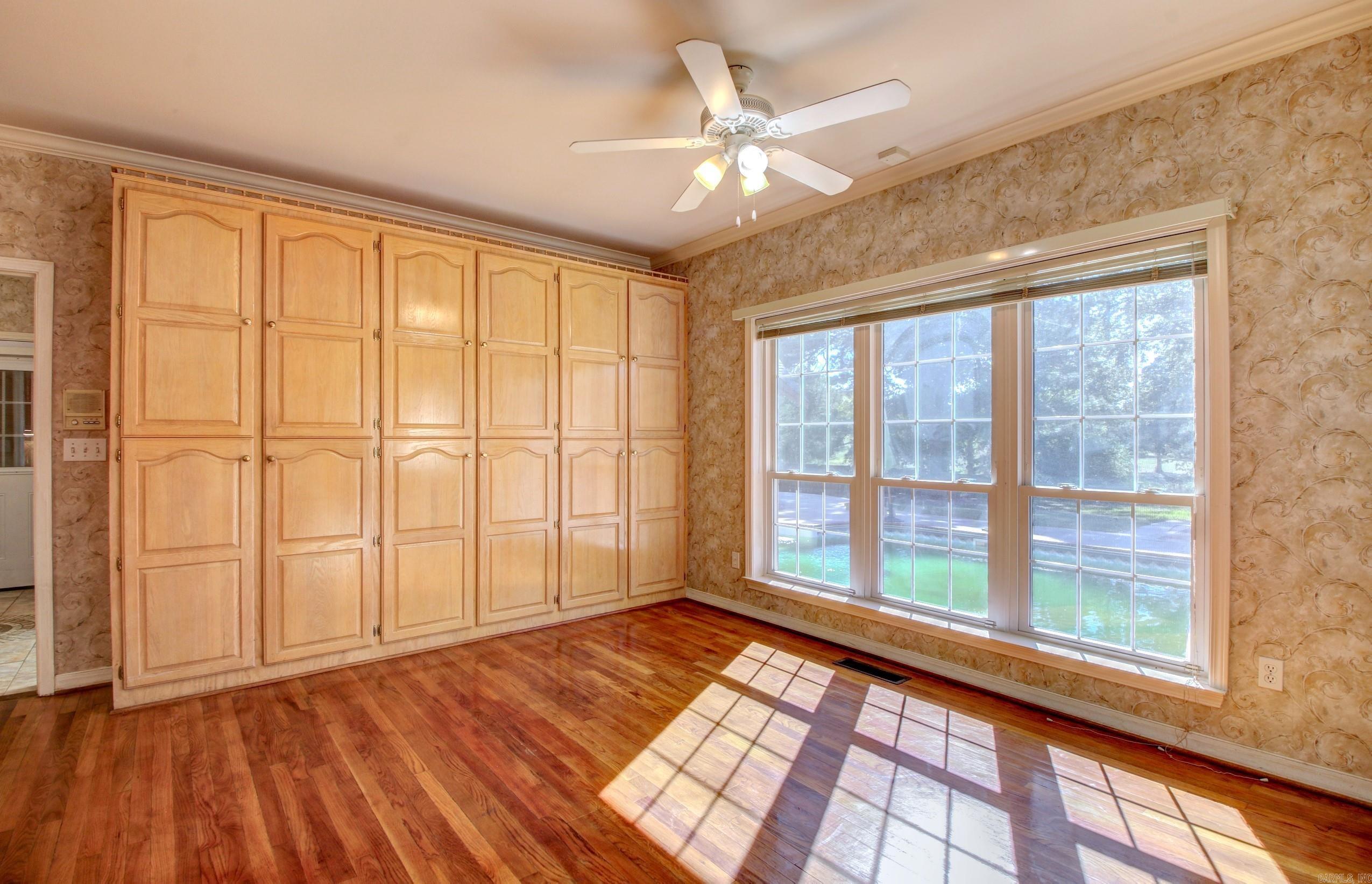 WILLIAMSBURG - Residential