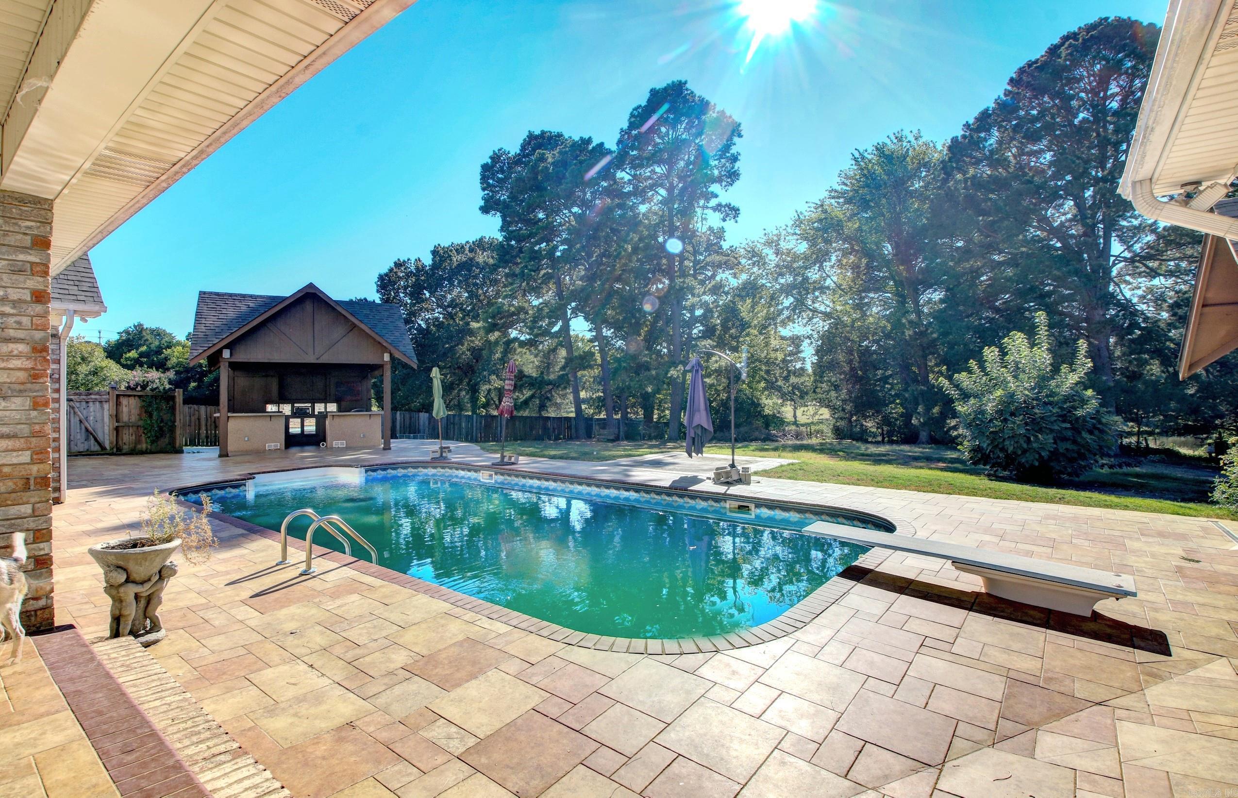 WILLIAMSBURG - Residential