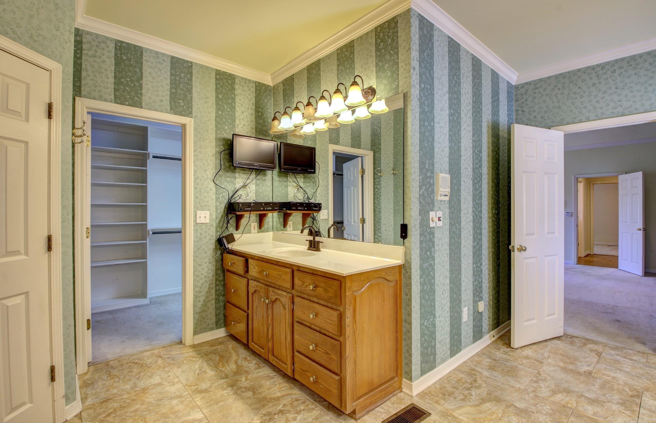 WILLIAMSBURG - Residential