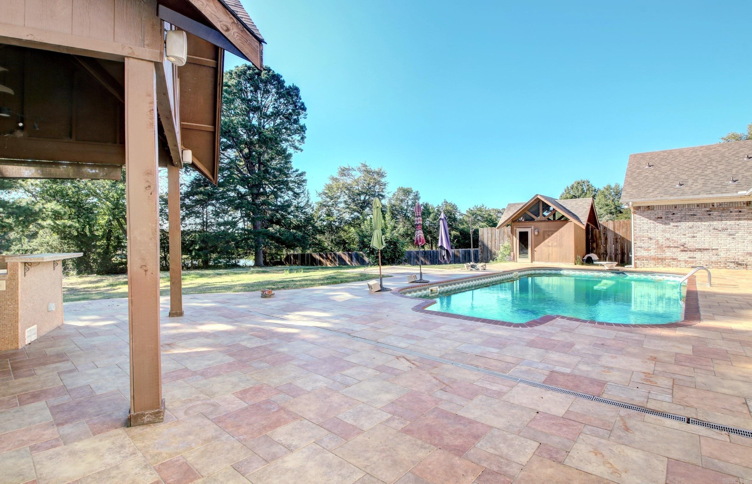 WILLIAMSBURG - Residential