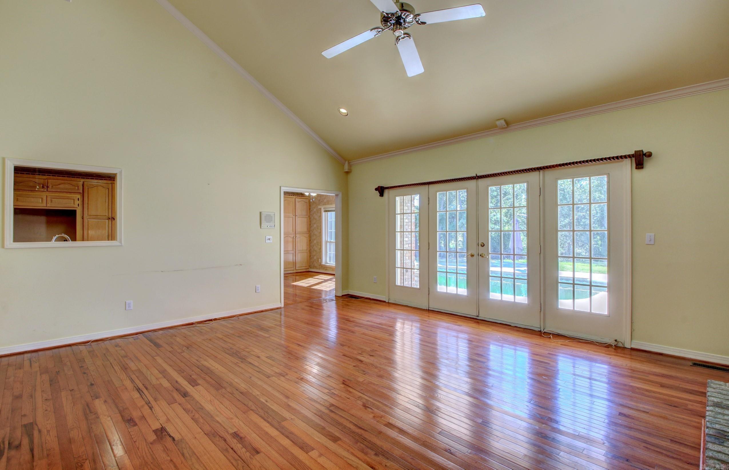 WILLIAMSBURG - Residential