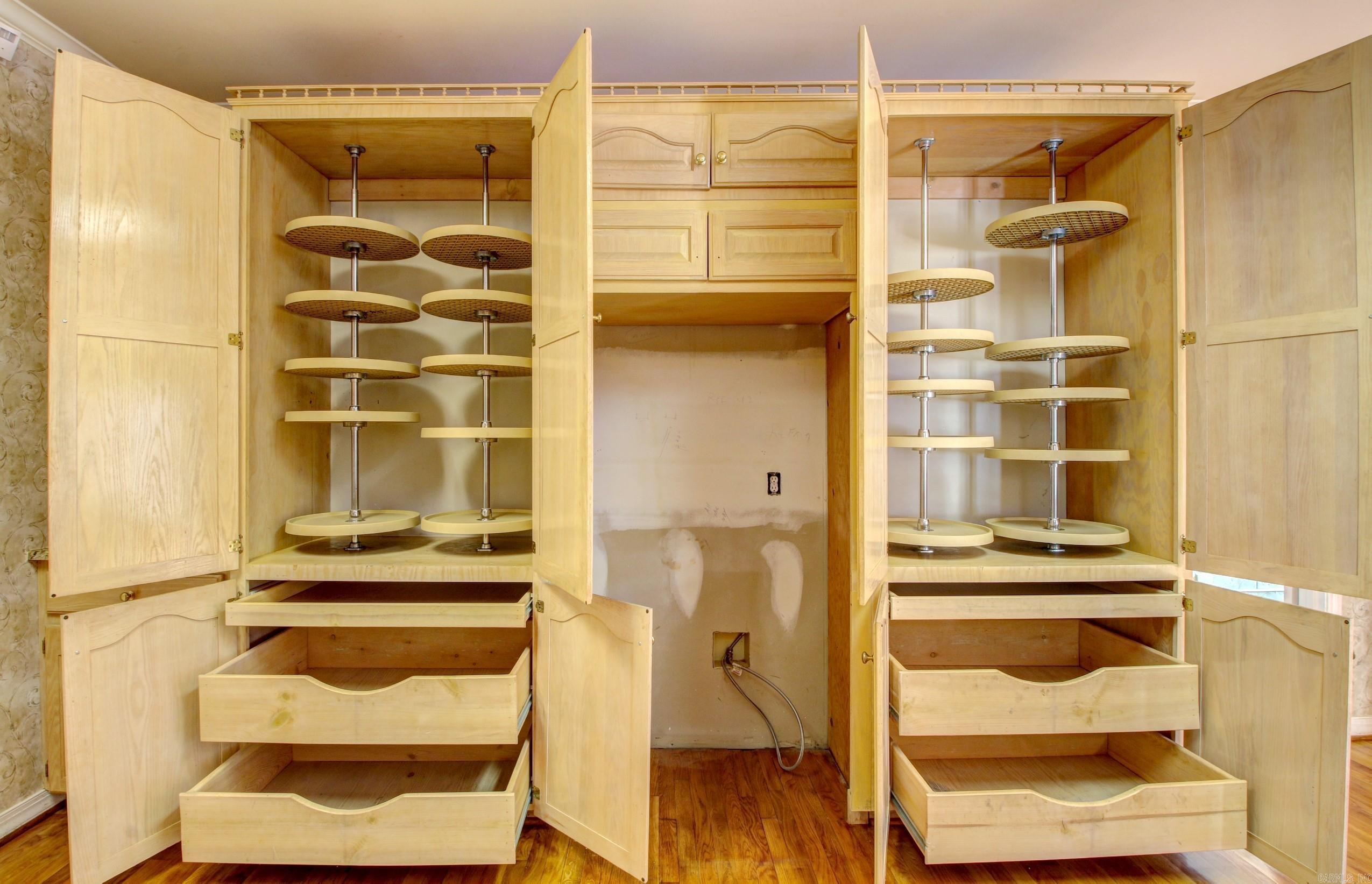 WILLIAMSBURG - Residential