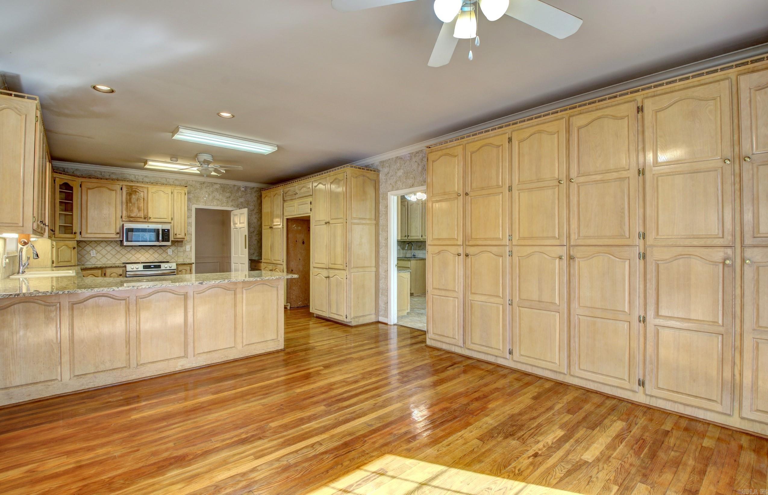 WILLIAMSBURG - Residential