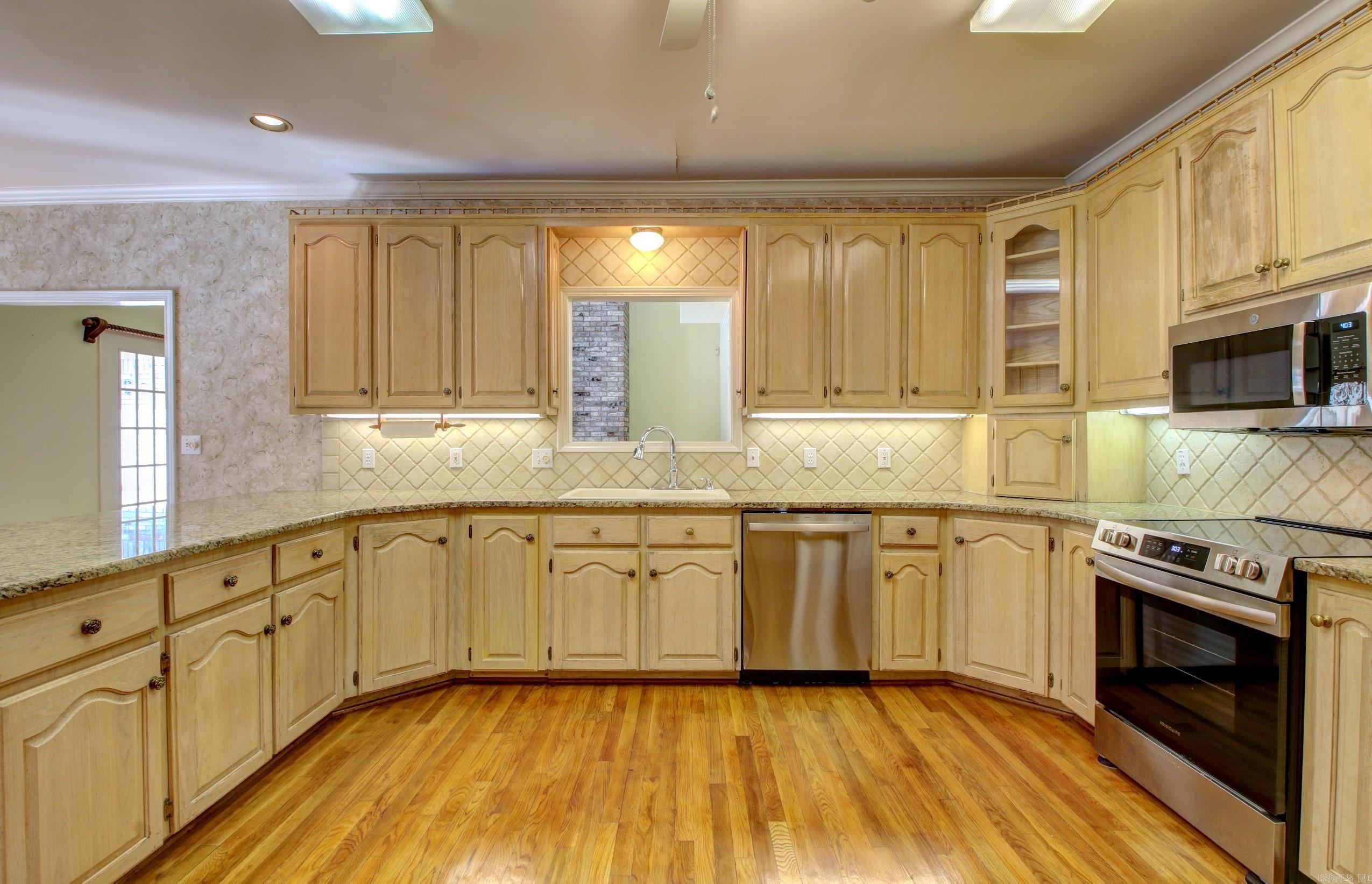 WILLIAMSBURG - Residential