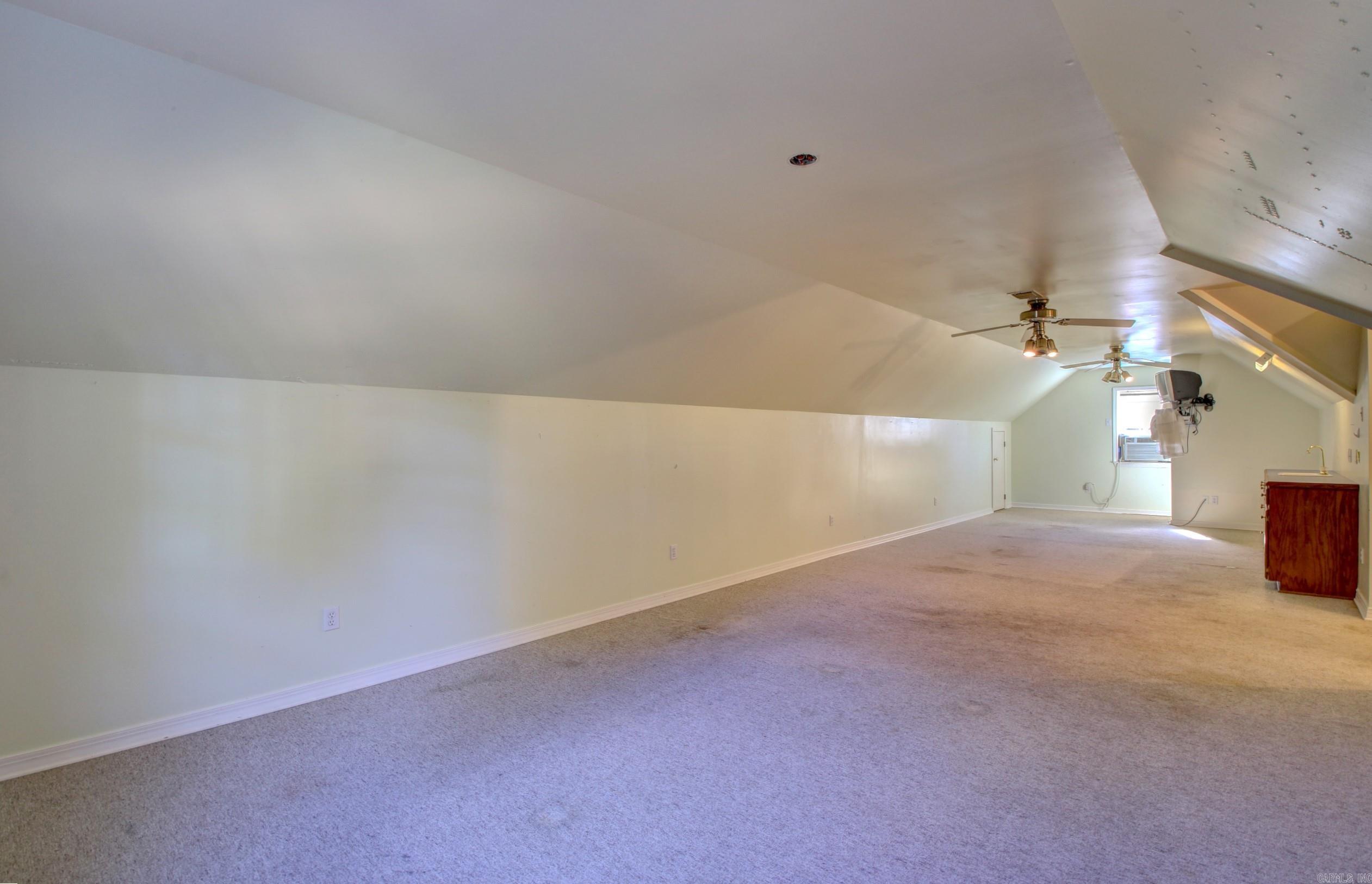 WILLIAMSBURG - Residential