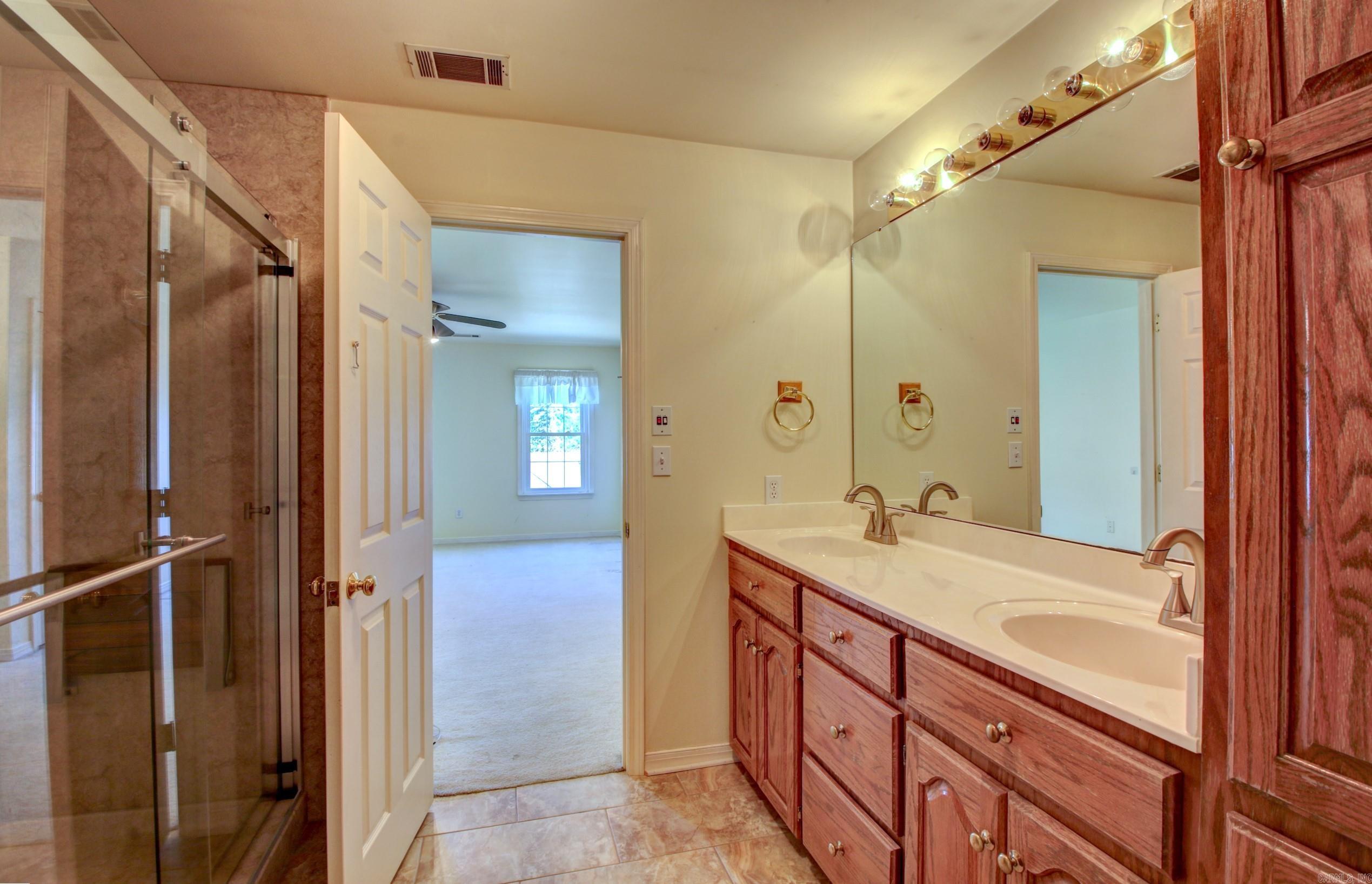 WILLIAMSBURG - Residential