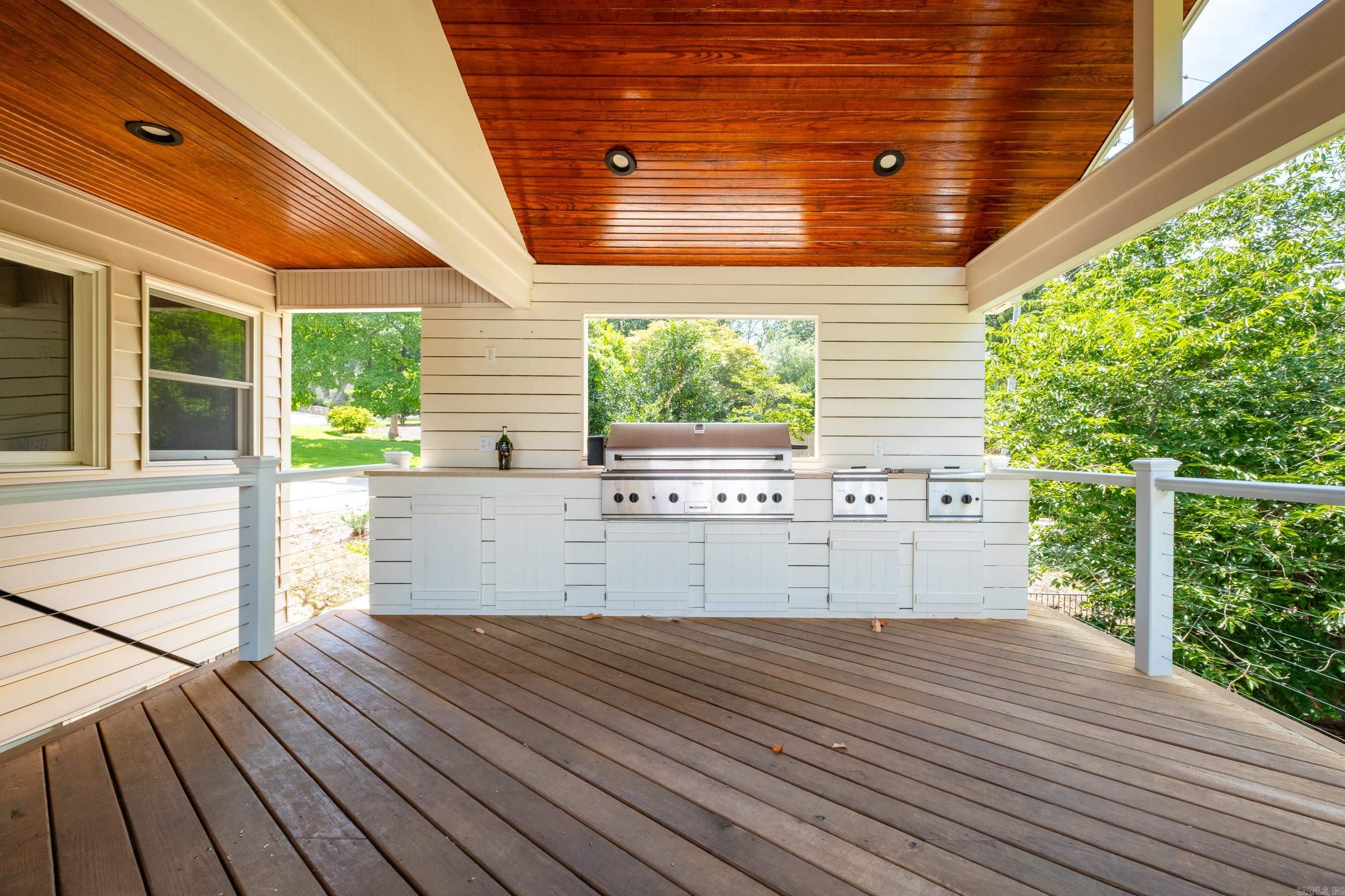 EAST PALISADES - Residential